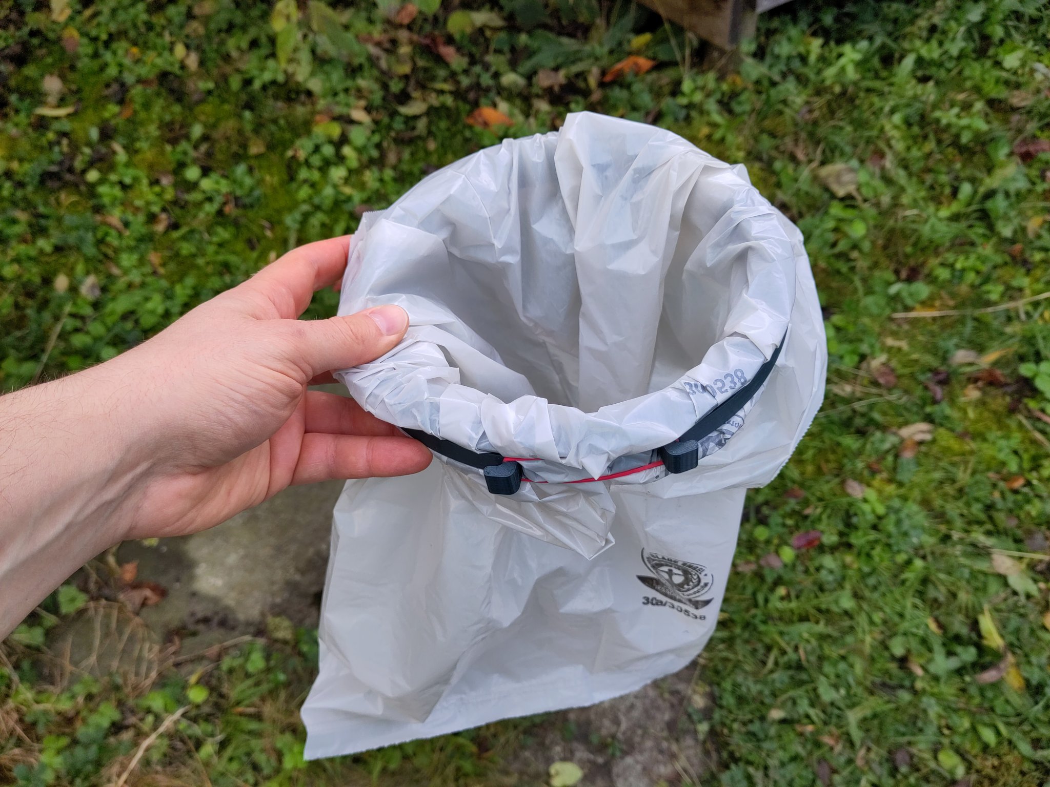 Vòng tay cầm cho túi rác hình tròn