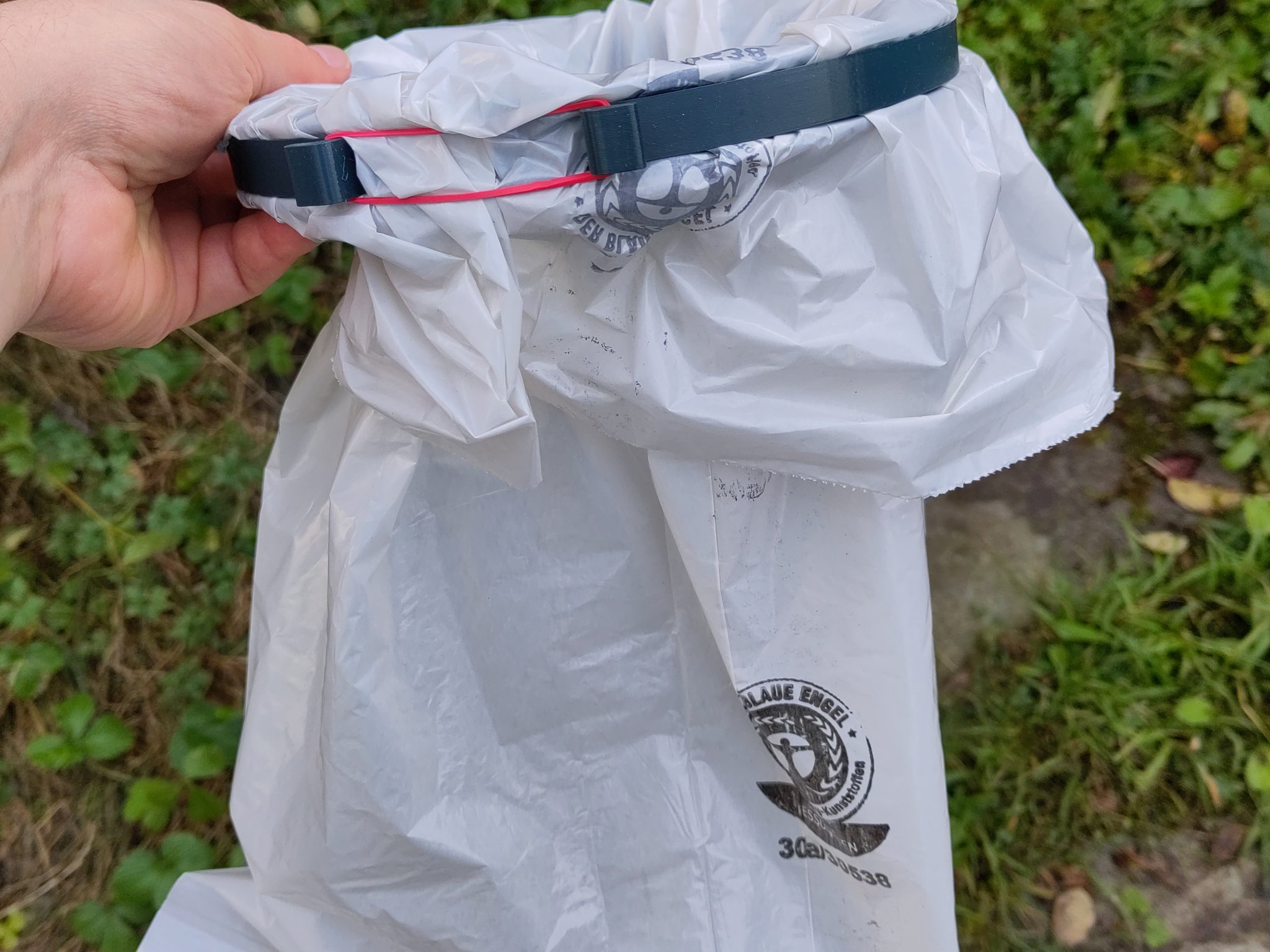 Vòng tay cầm cho túi rác hình tròn