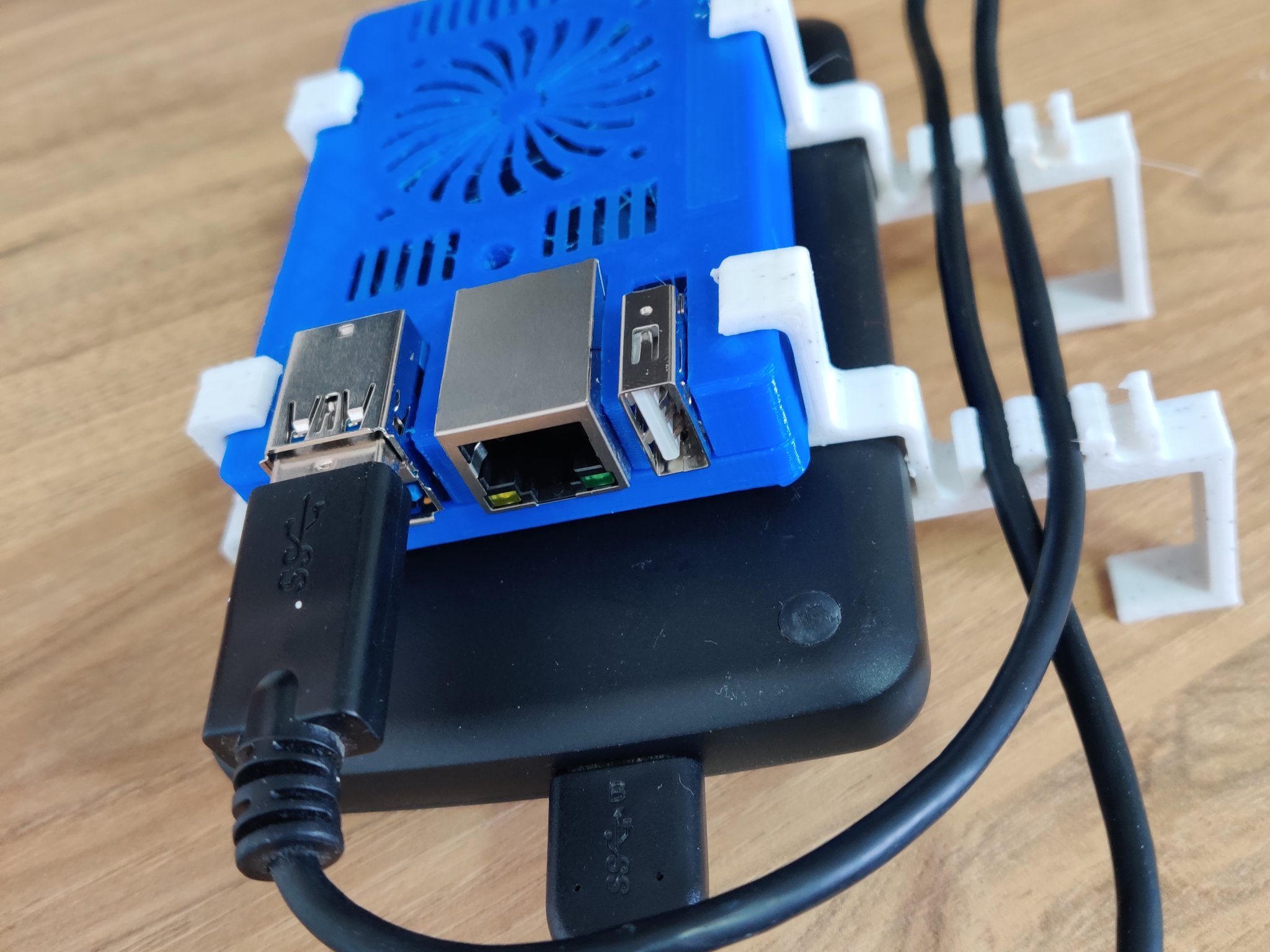 Hộp và giá đỡ cho NAS sử dụng Orange Pi và HD Toshiba 2TB