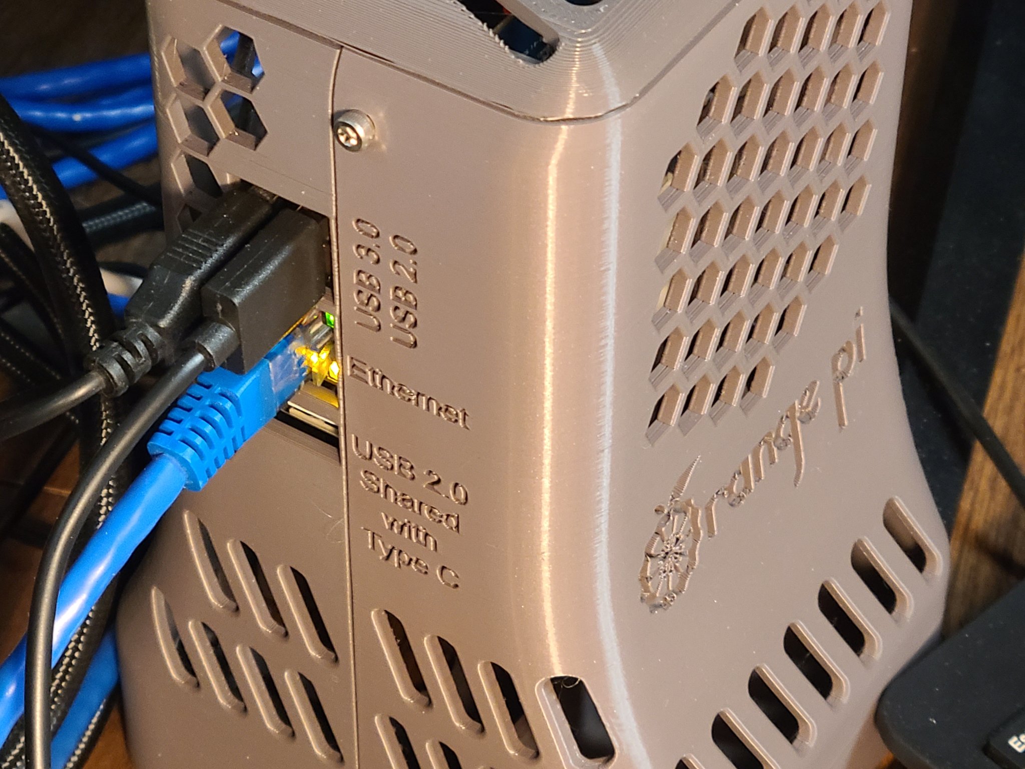 Vỏ máy tính để bàn Orange Pi 5 lắp đứng phiên bản 2