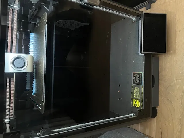 Ngăn kéo Creality K1 với các ngăn khác nhau