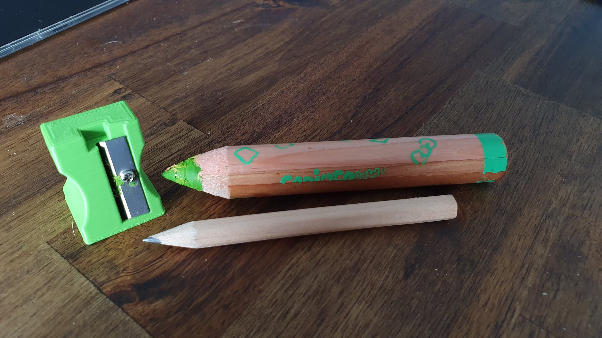 Bút chì trẻ em 15mm với gọt bút chì tích hợp