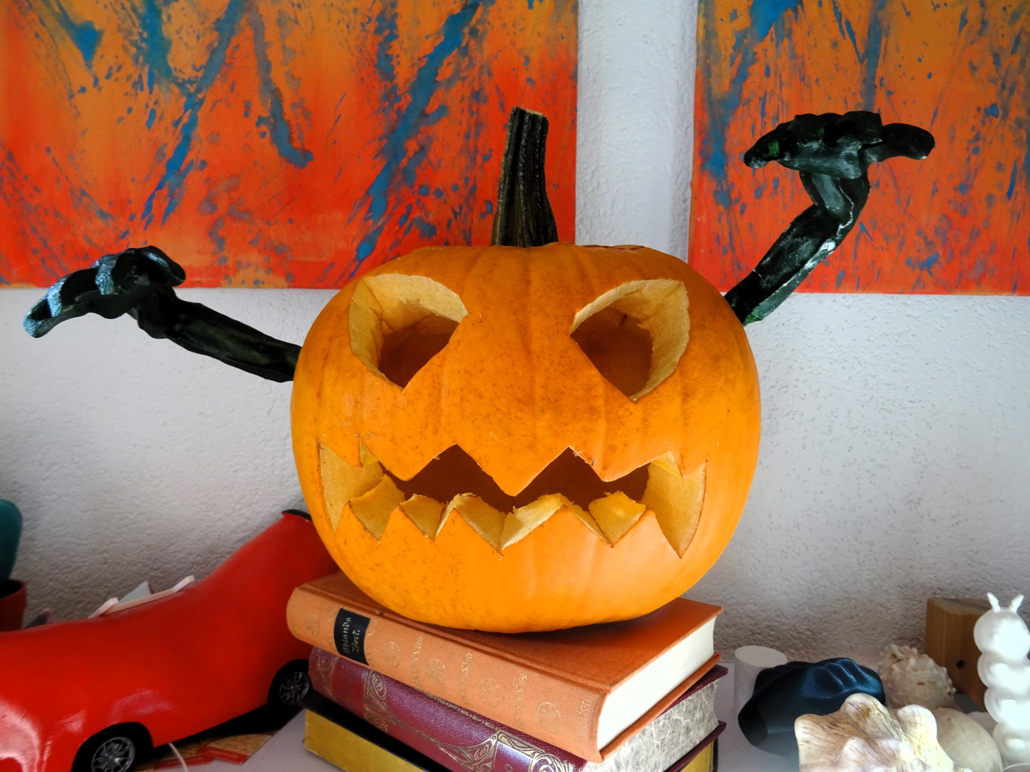 Cánh tay bí ngô cho lễ hội Halloween