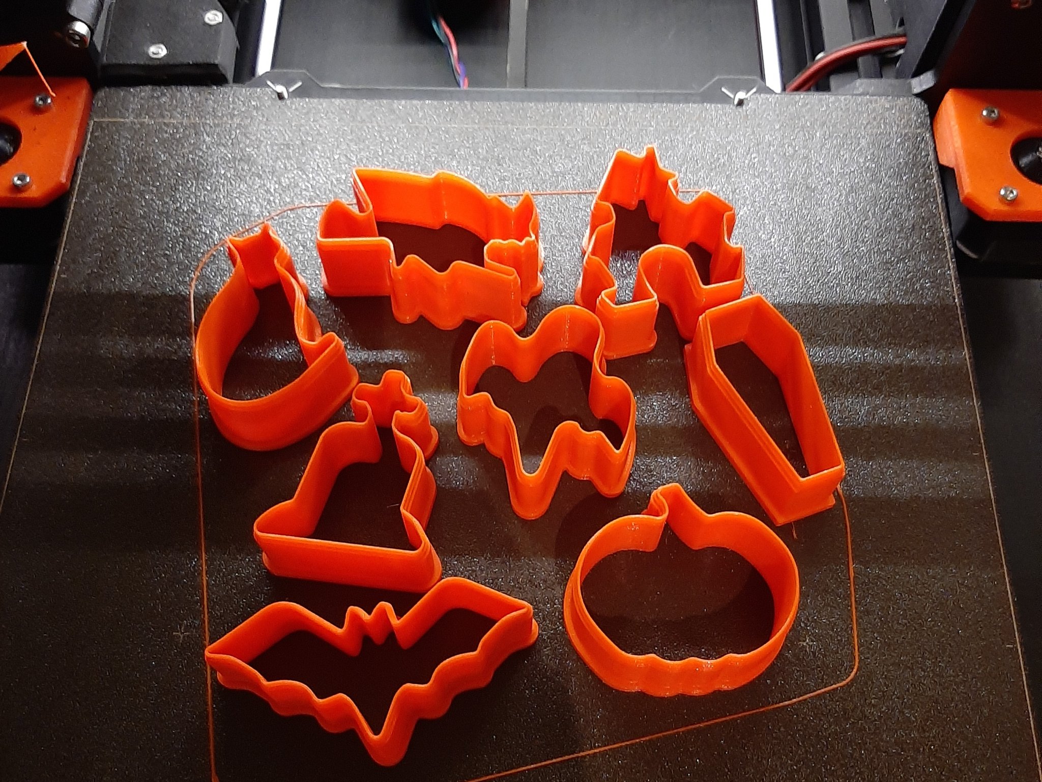 Bộ dụng cụ cắt bánh Halloween 6 cái, Quan tài, Ma, Dơi, Phù thủy, Đá mồ (Bia mộ), Bí ngô, Nhà ma (Nhà bị ám), Mèo