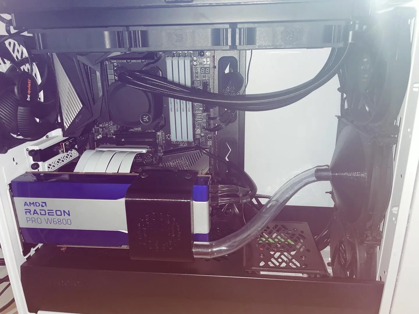 Giải pháp làm mát cho GPU AMD Radeon Pro W6800
