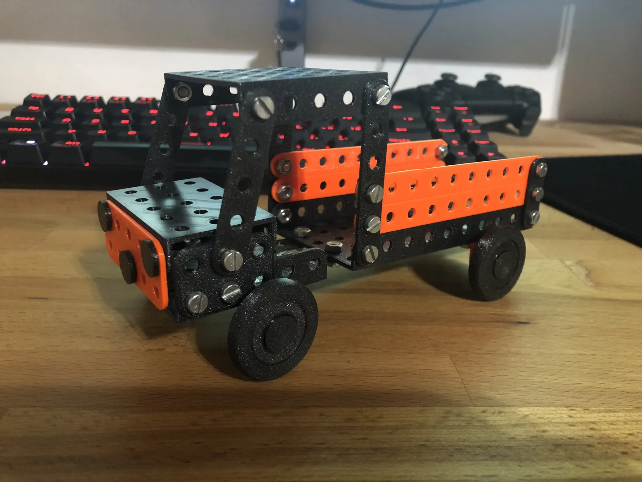 Bộ lắp ráp mô hình nhựa Merkur với ốc vít M3