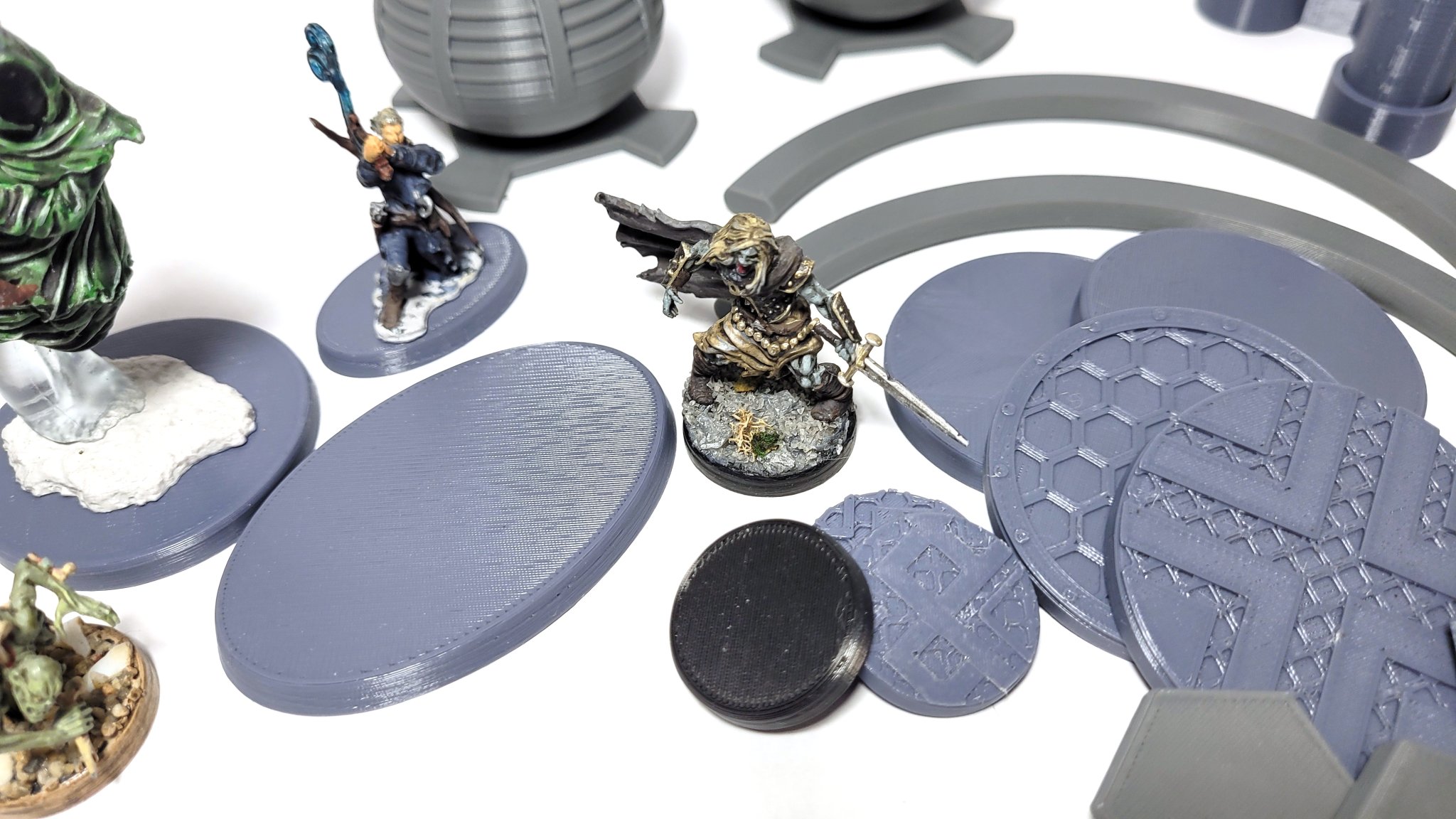 Giá đỡ sơn mô hình mini với thanh hỗ trợ và đế lục giác