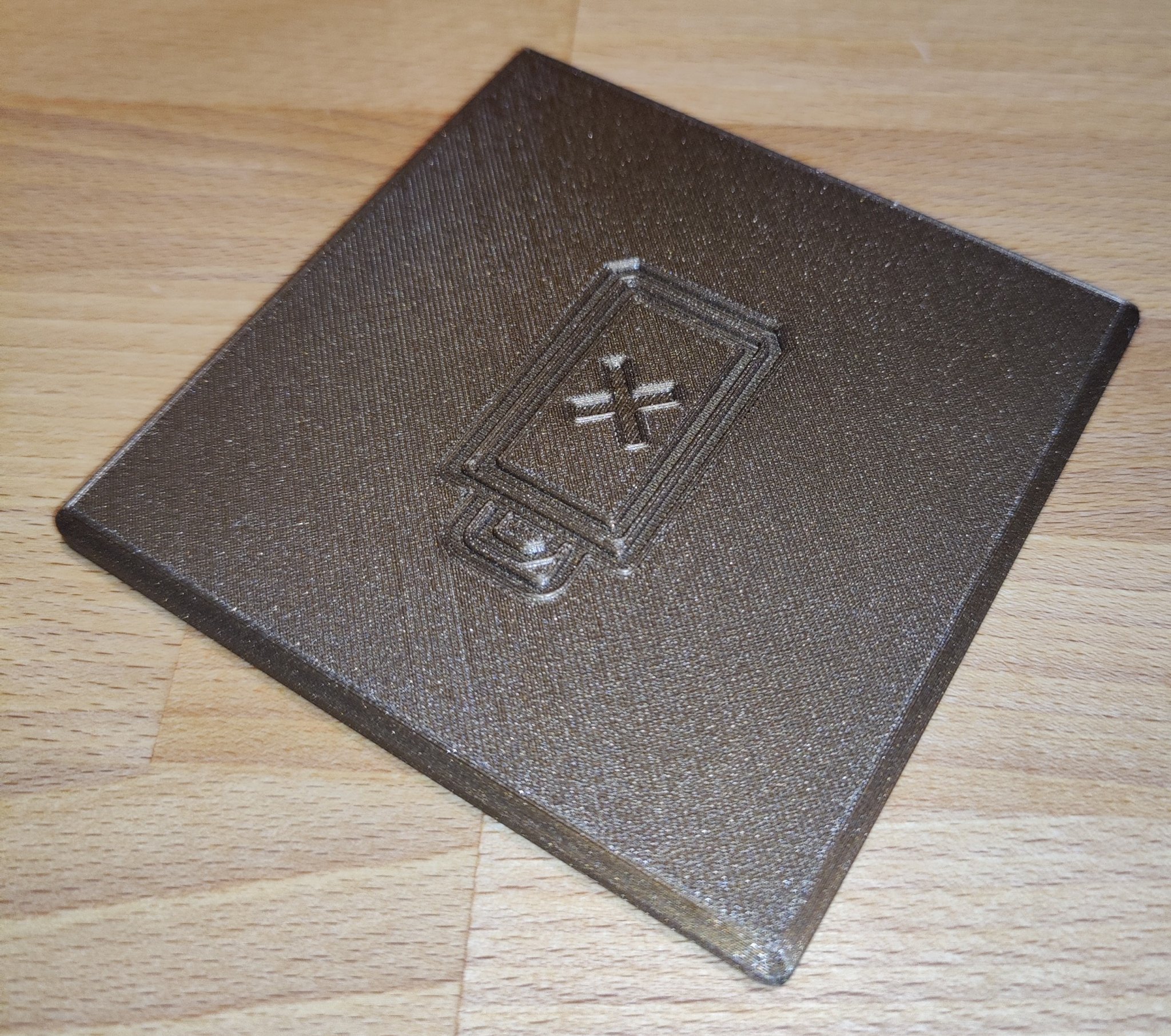 Hộp thu gom pin đã qua sử dụng có nắp đậy