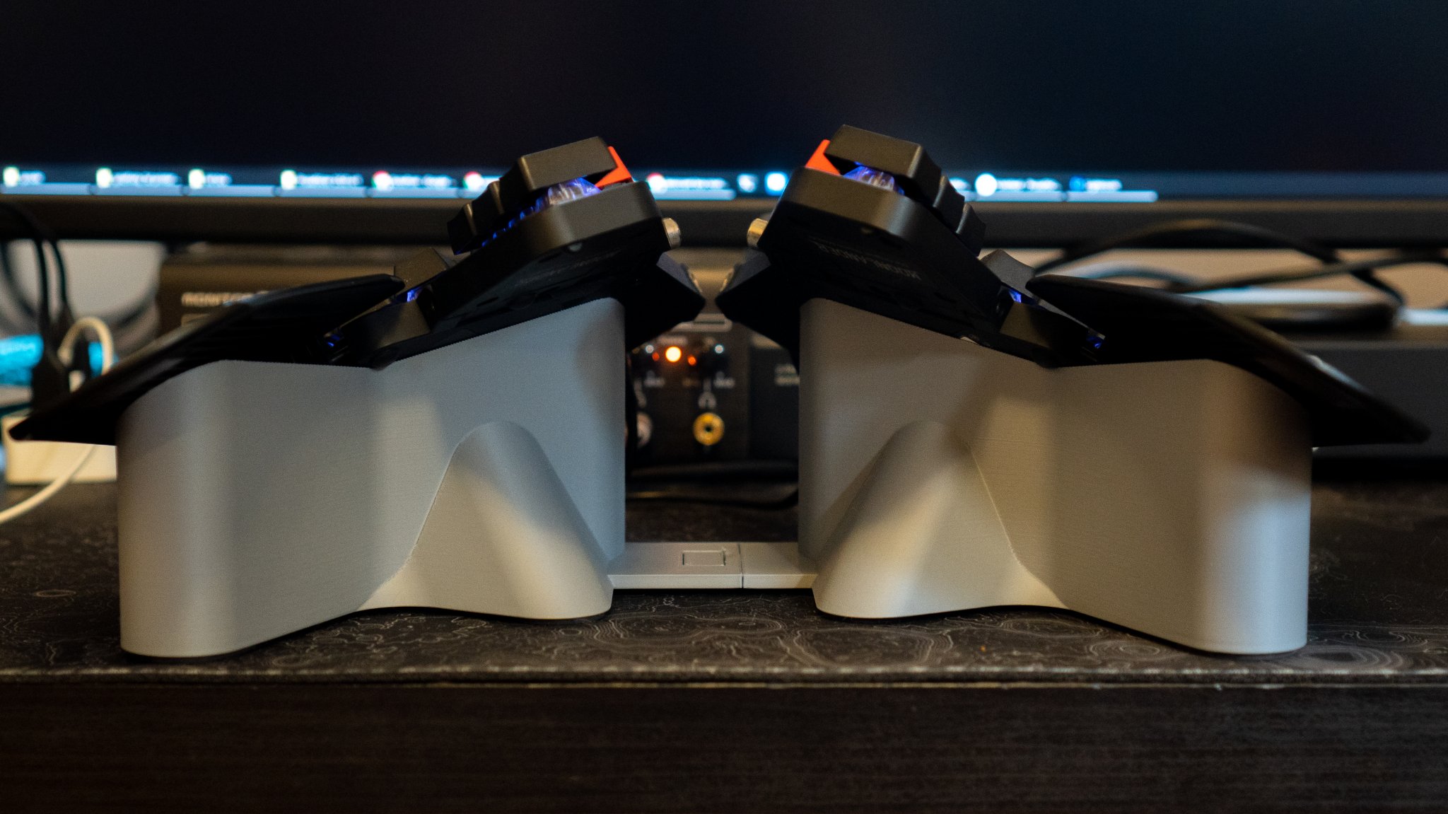 Giá đỡ nghiêng ZSA Moonlander MK1 cho bàn phím