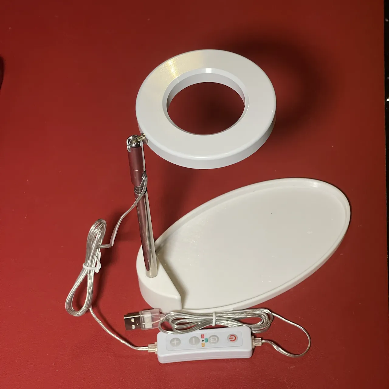 Giá đỡ đèn LED trồng cây cho không gian làm việc