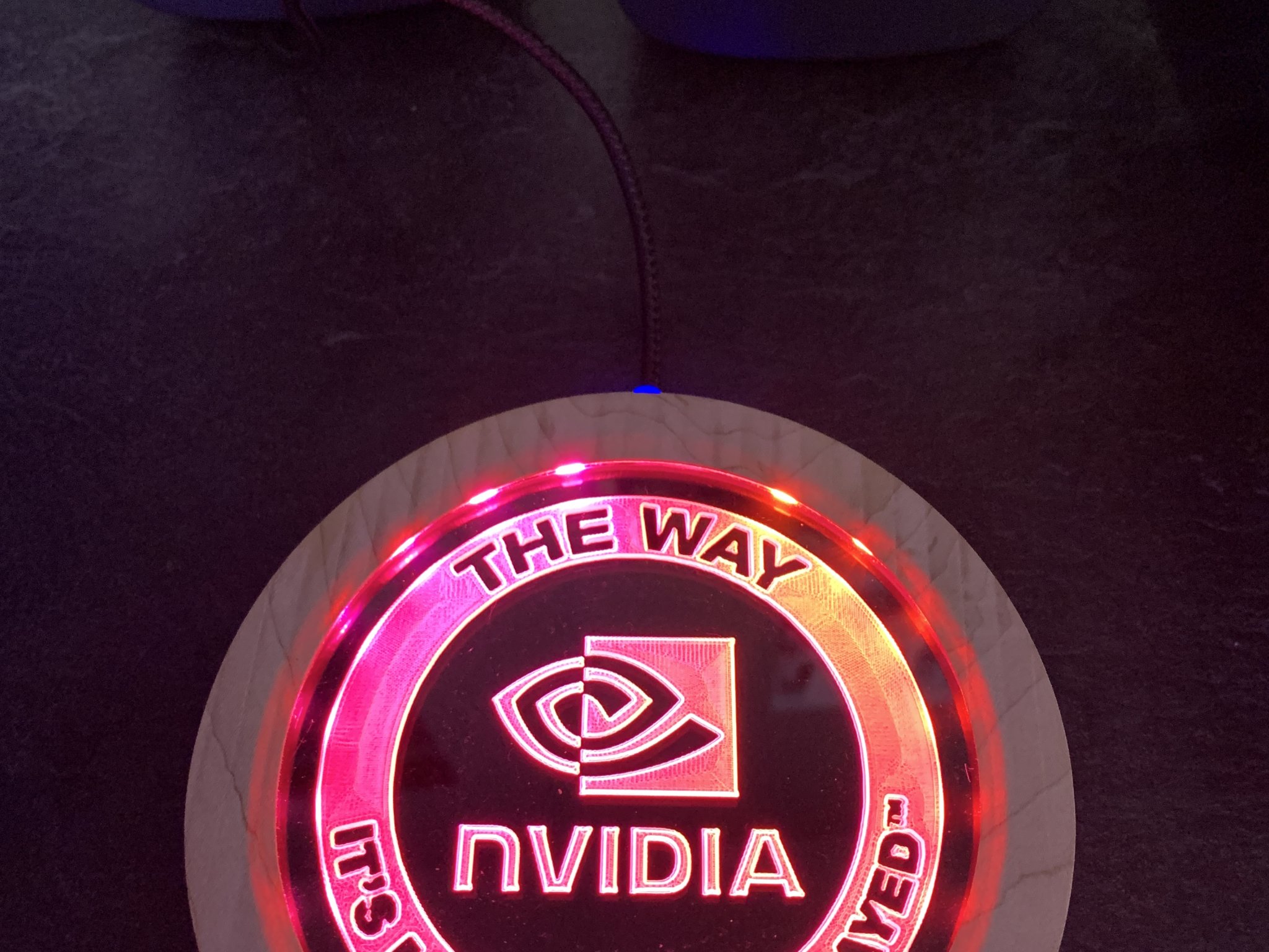 Đế đèn LED cho chén uống với logo acrylic khắc tùy chỉnh