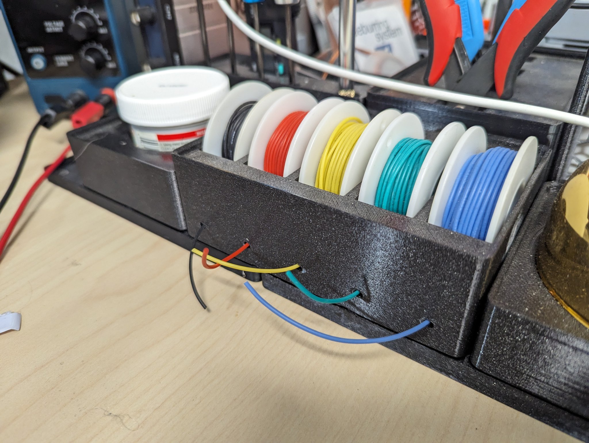 Giá đỡ cuộn dây Gridfinity cho máy in 3D