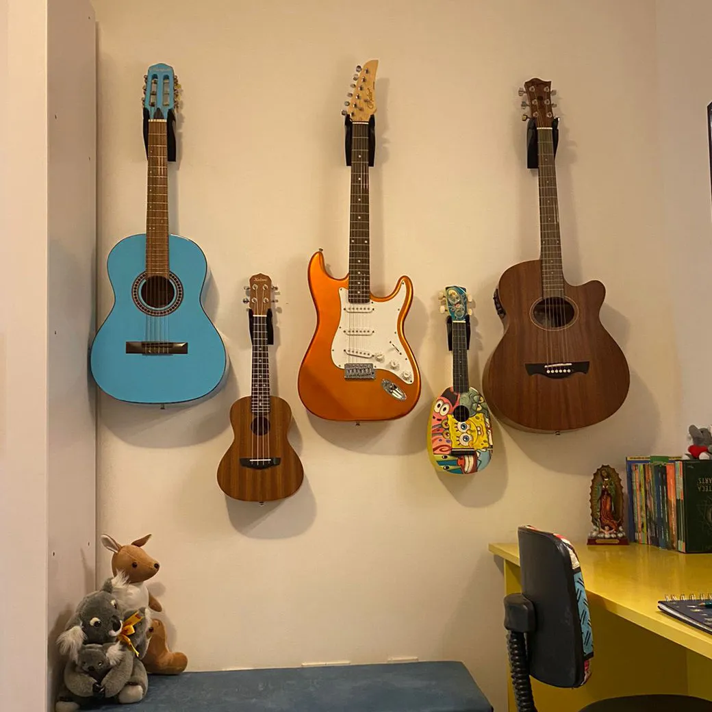 Giá treo guitar và ukulele kiểu dáng hữu cơ