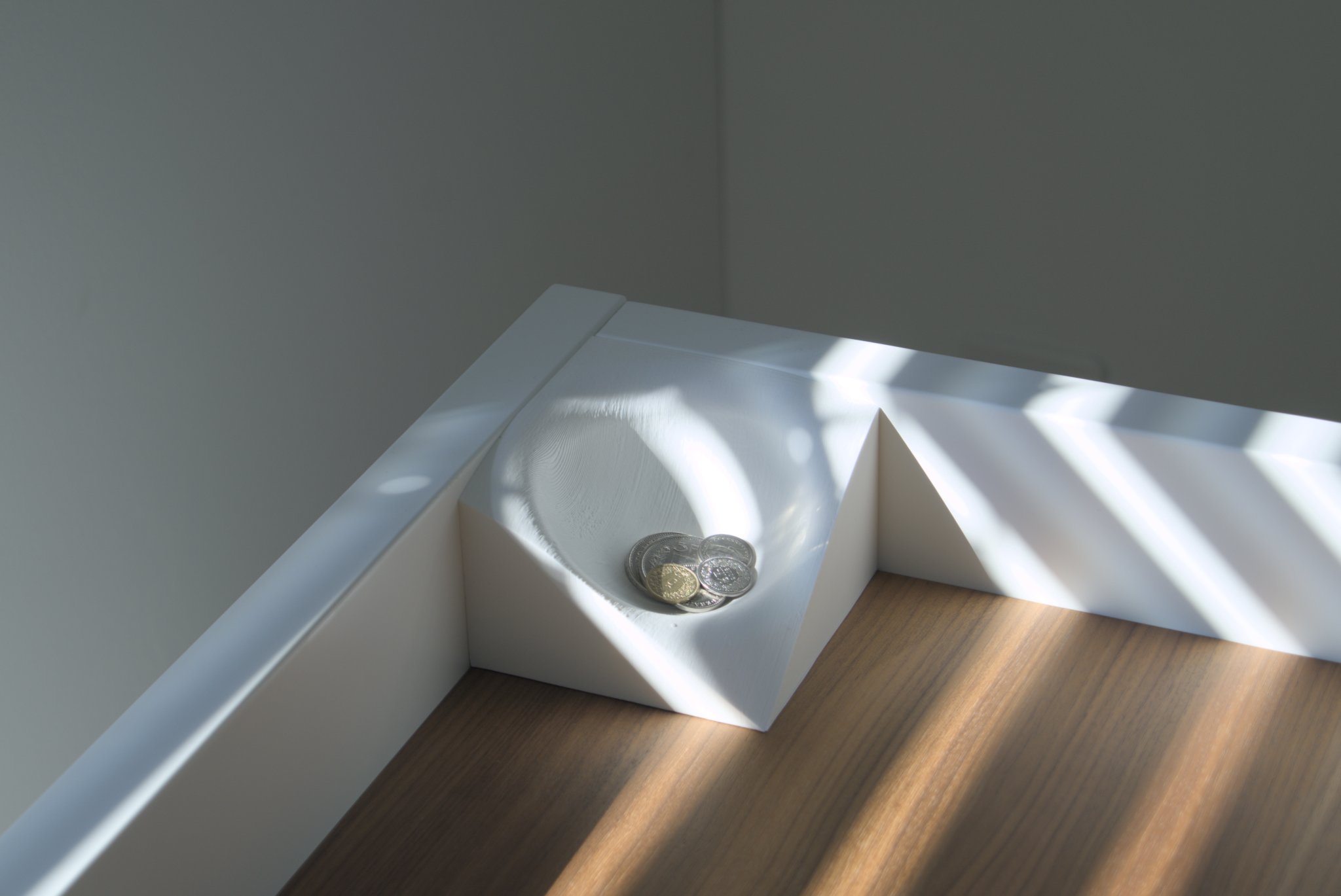 Khay để tiền đơn giản cho bàn đầu giường