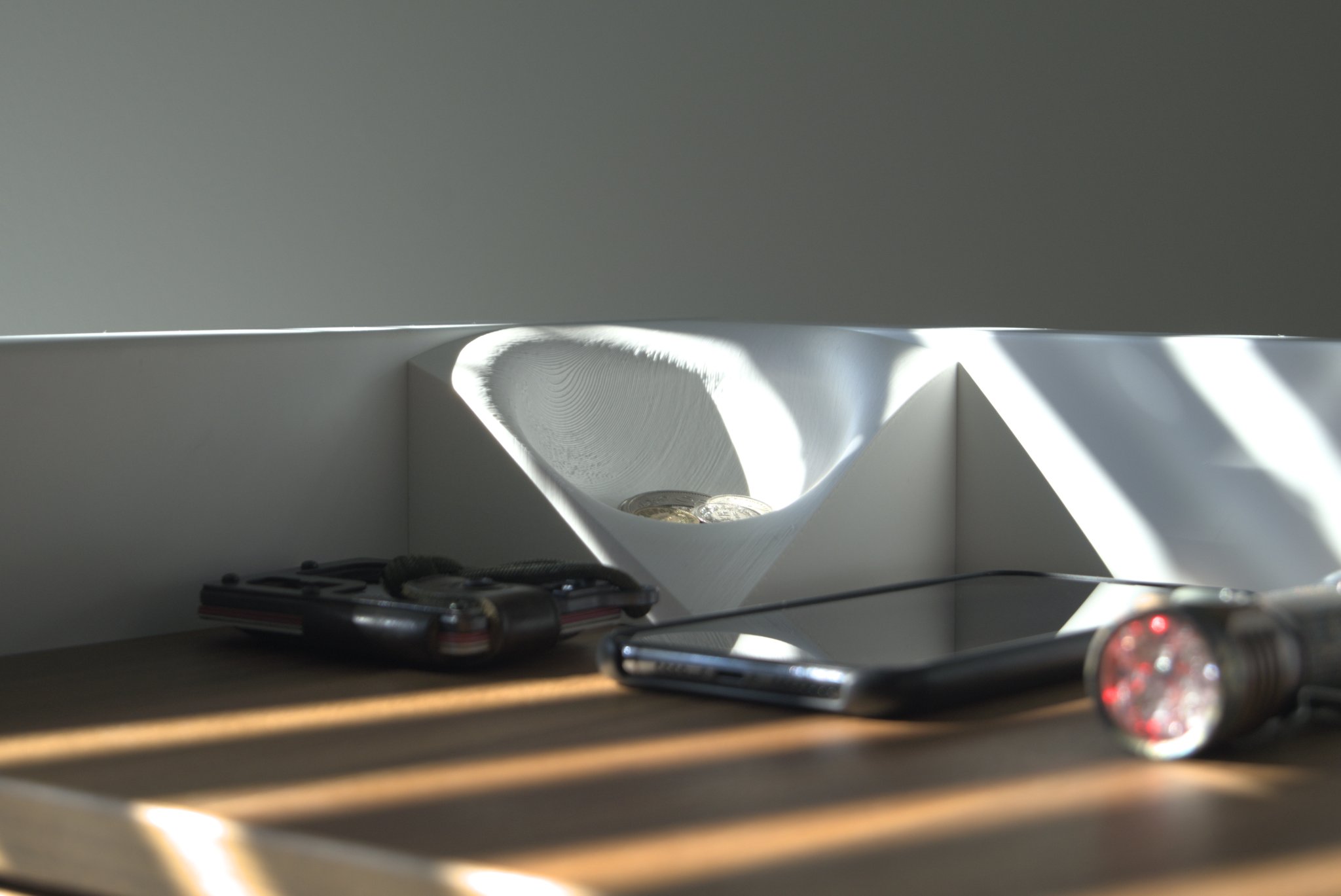 Khay để tiền đơn giản cho bàn đầu giường