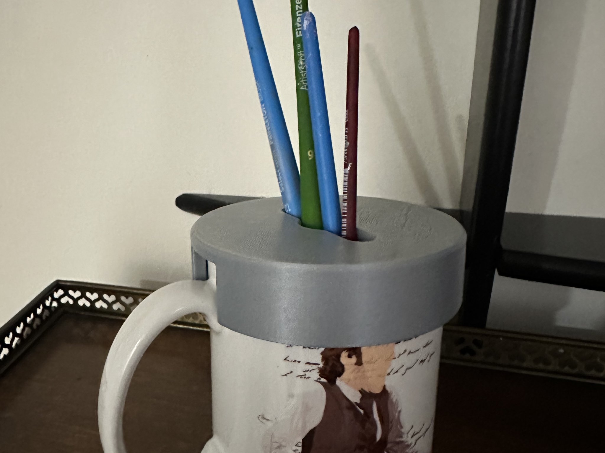 Giá đỡ cọ vẽ cho cốc nước đa năng