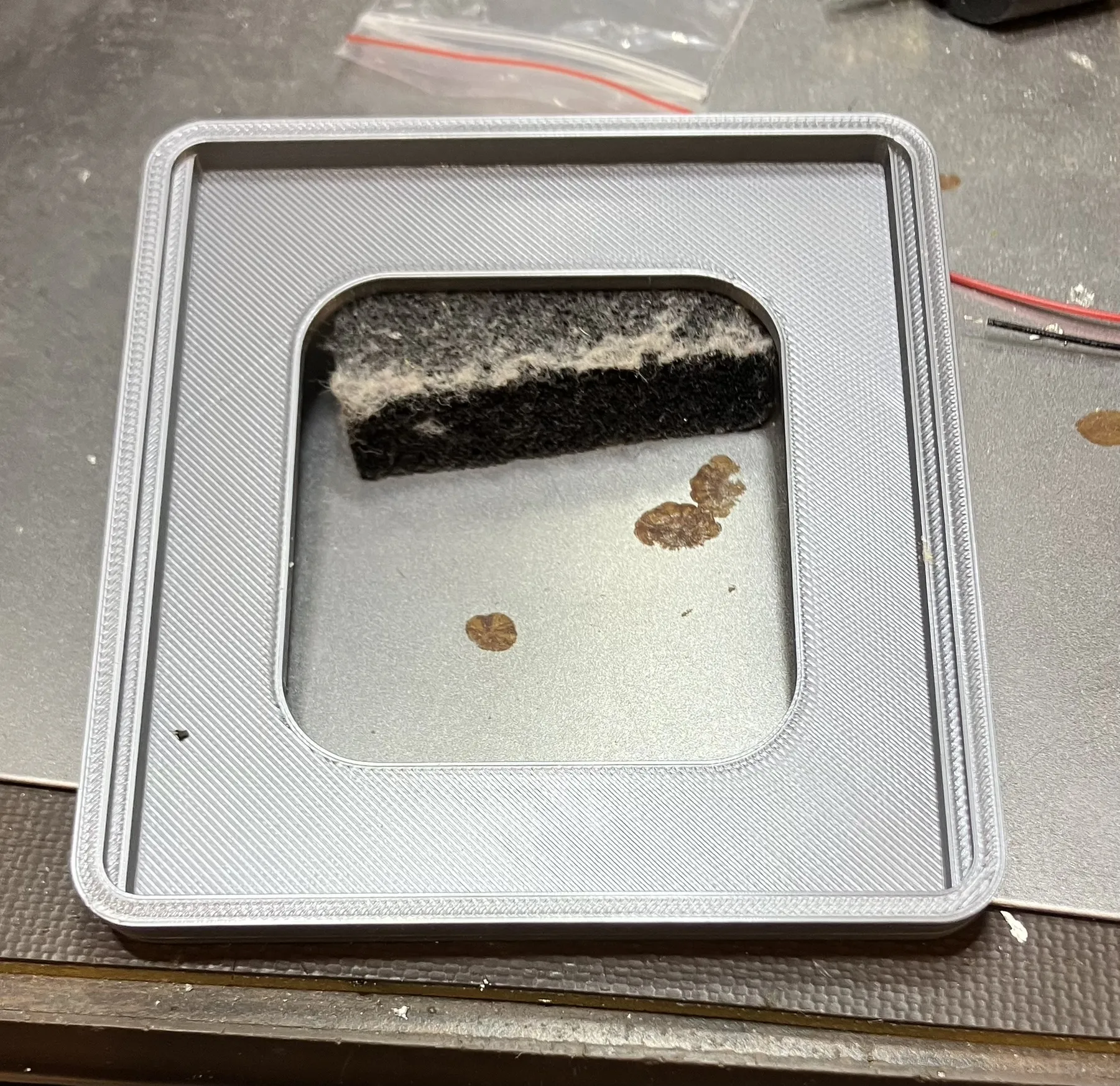 Hộp bảo vệ cho bộ phát sóng HackerBox 096 2m