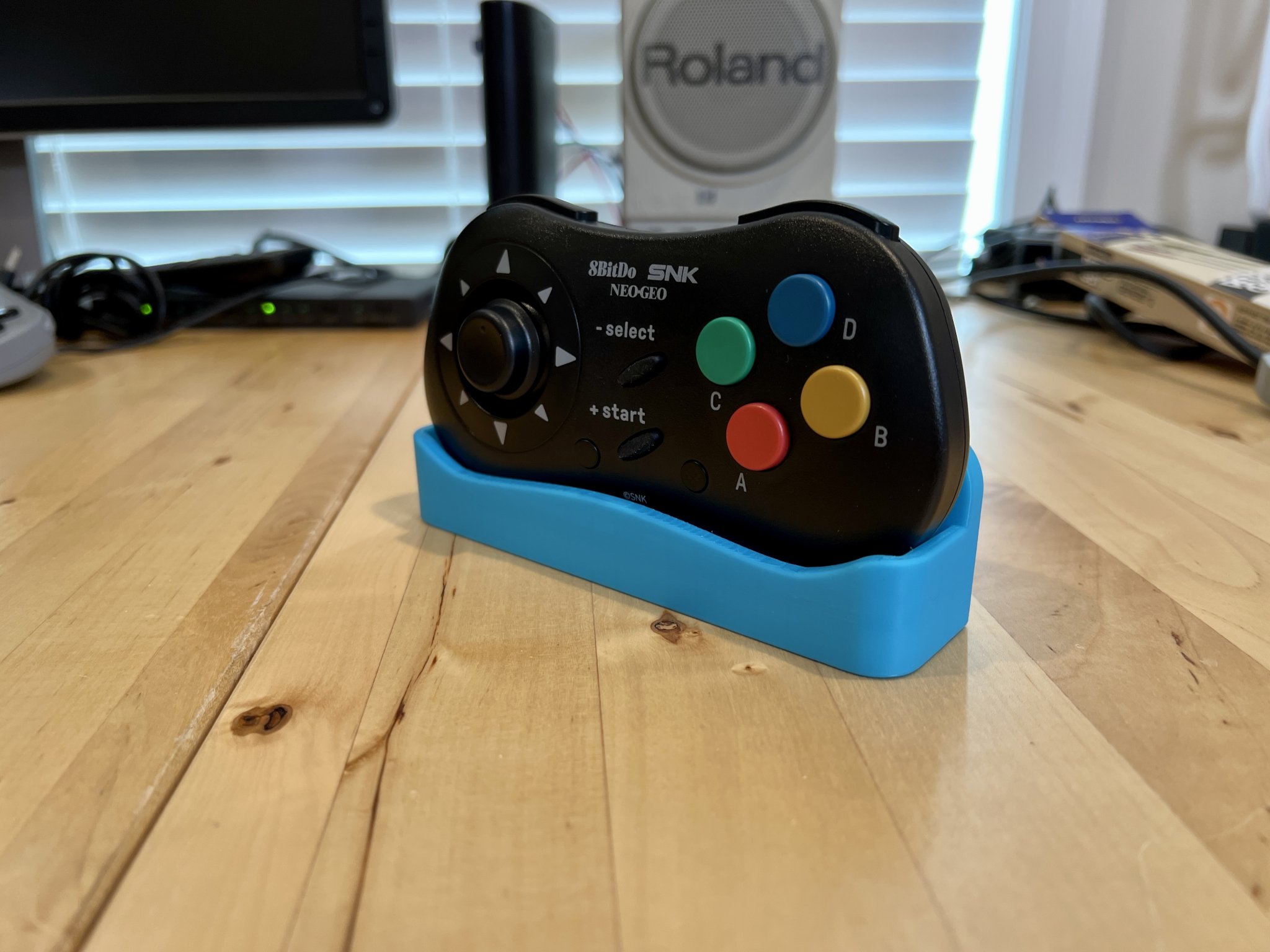 Giá đỡ tay cầm điều khiển 8bitdo Neo Geo CD