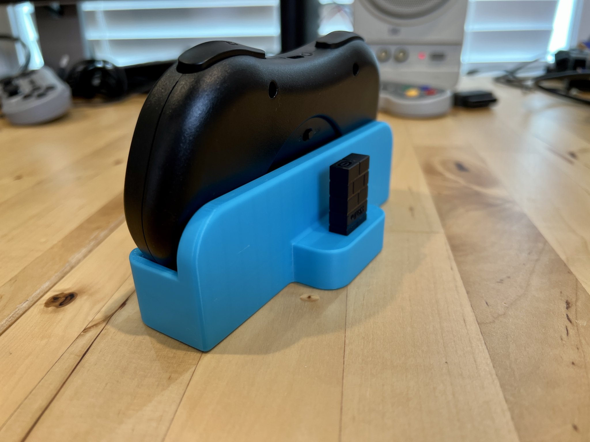 Giá đỡ tay cầm điều khiển 8bitdo Neo Geo CD