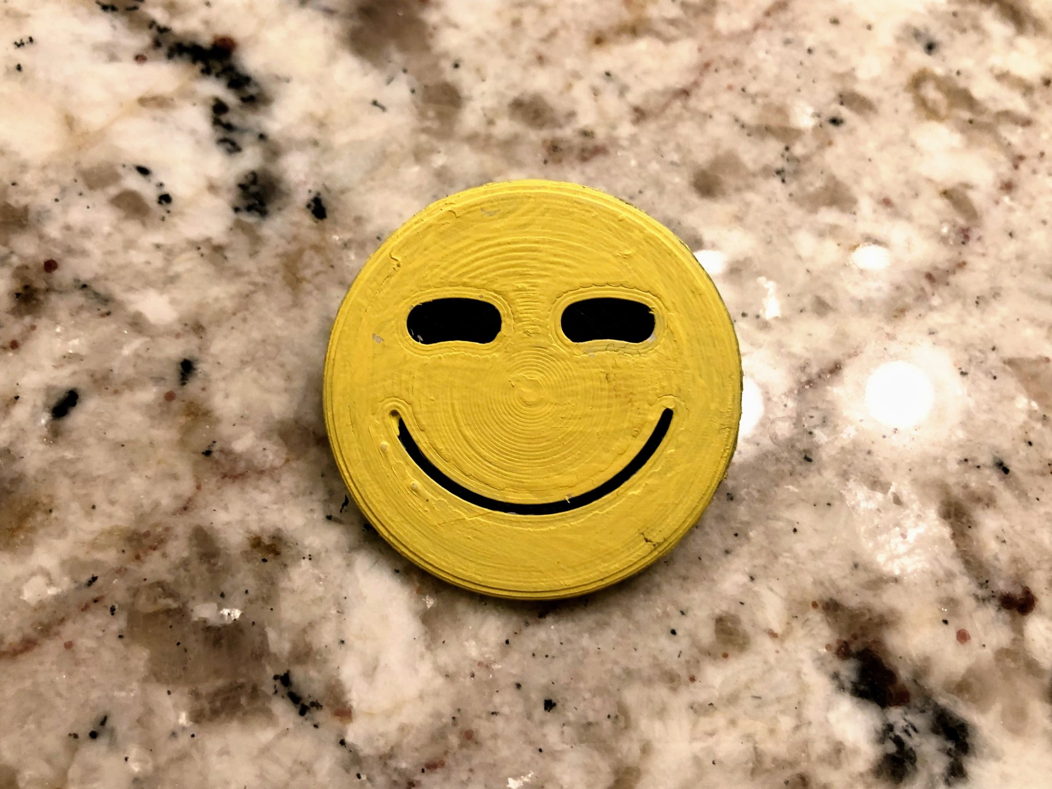 Nút ghim mặt cười của Randall Flagg trong The Stand 2020