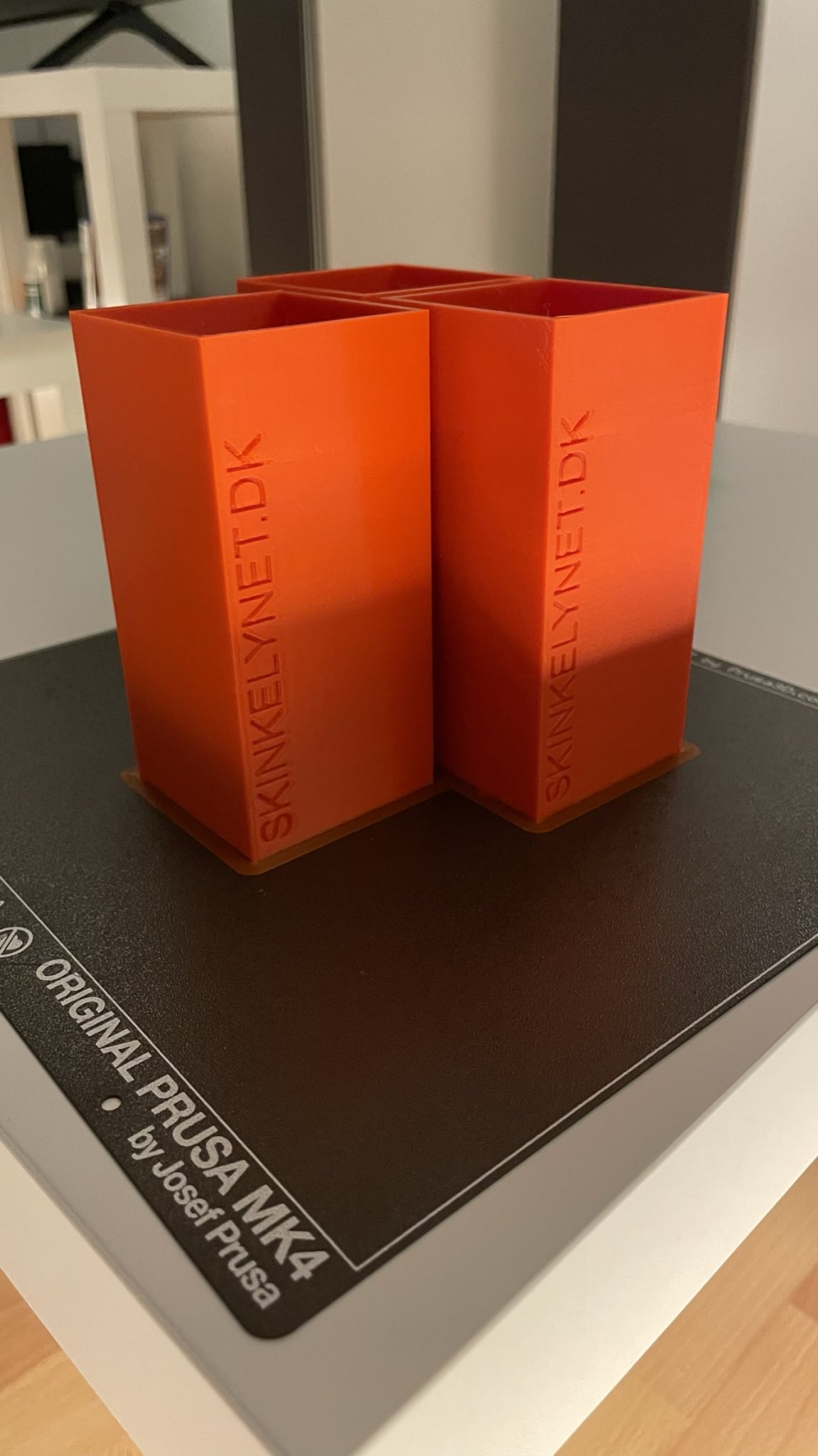 Mở rộng chân bàn Ikea Lack 90mm với giá đỡ vít