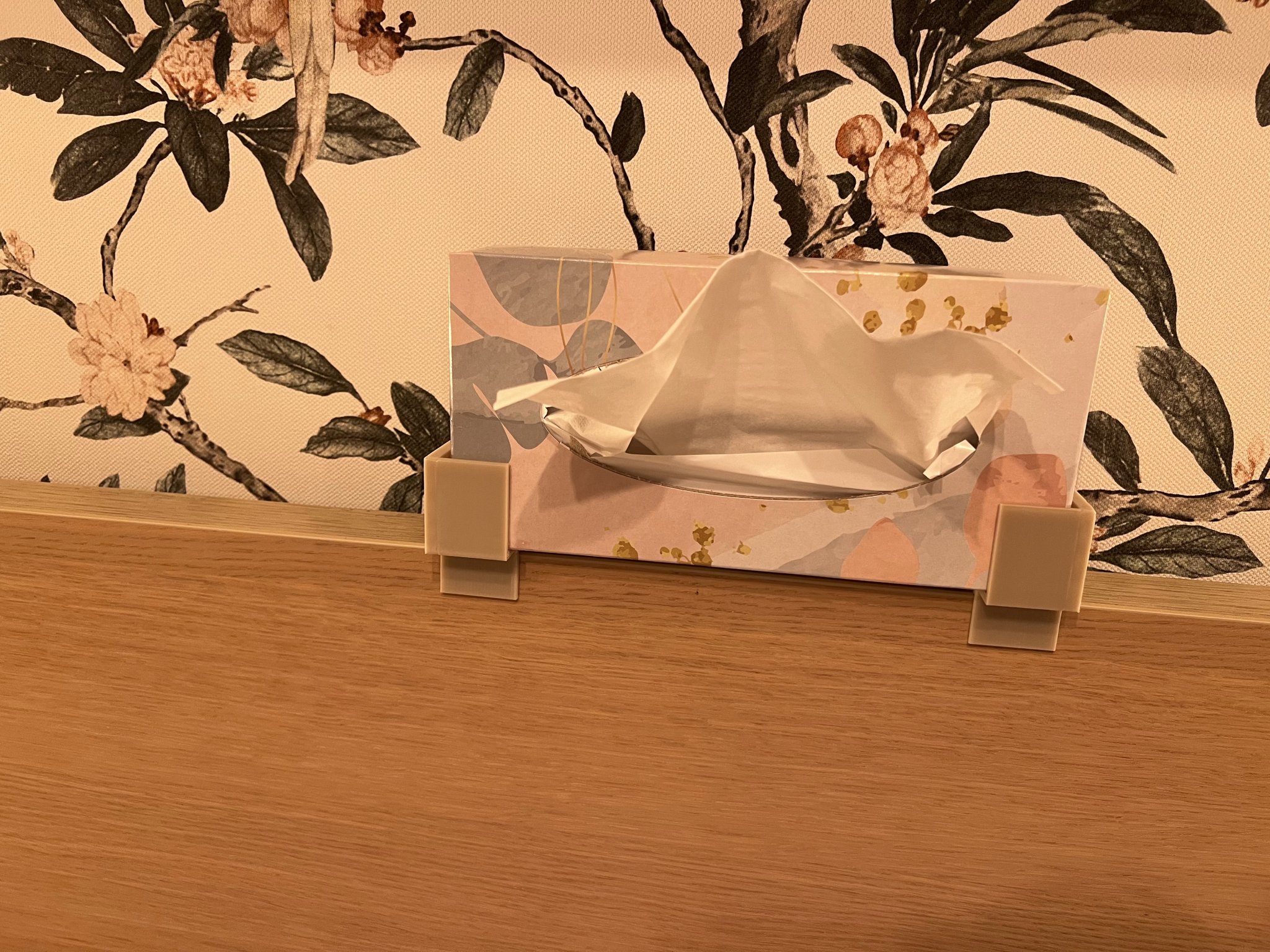 Giá đỡ hộp khăn giấy cho giường Ikea Malm