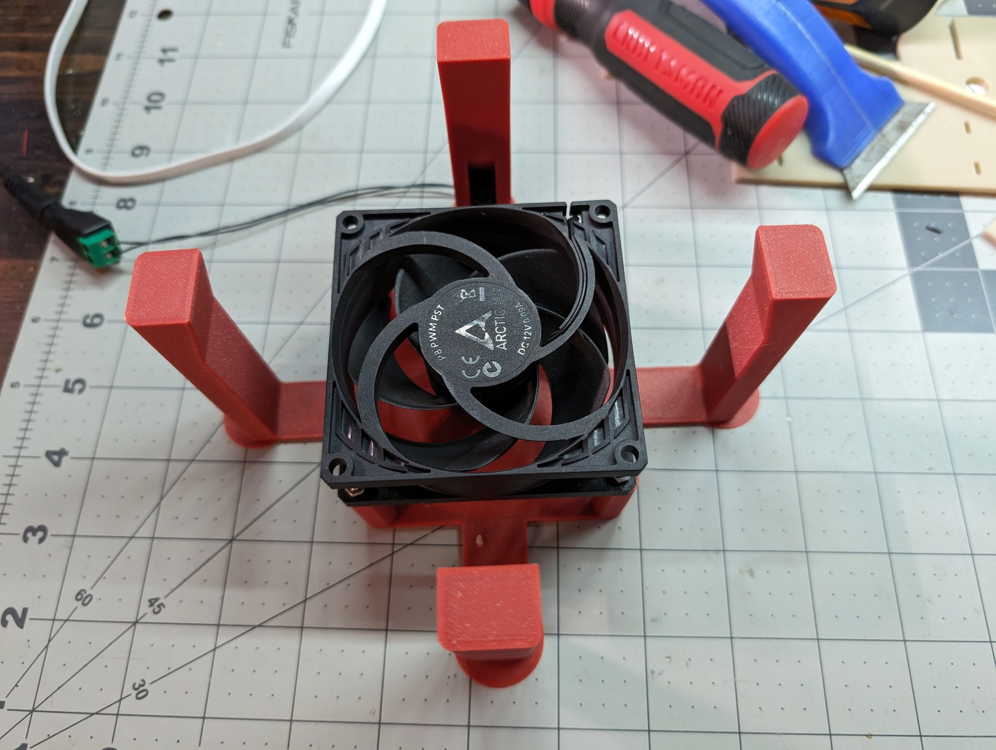 Giá đỡ bản in với quạt làm mát cho máy in 3D