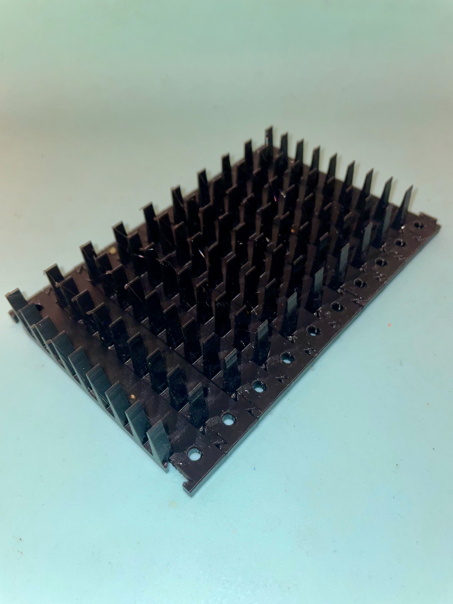 Gai chống chim bồ câu cho ống thoát nước