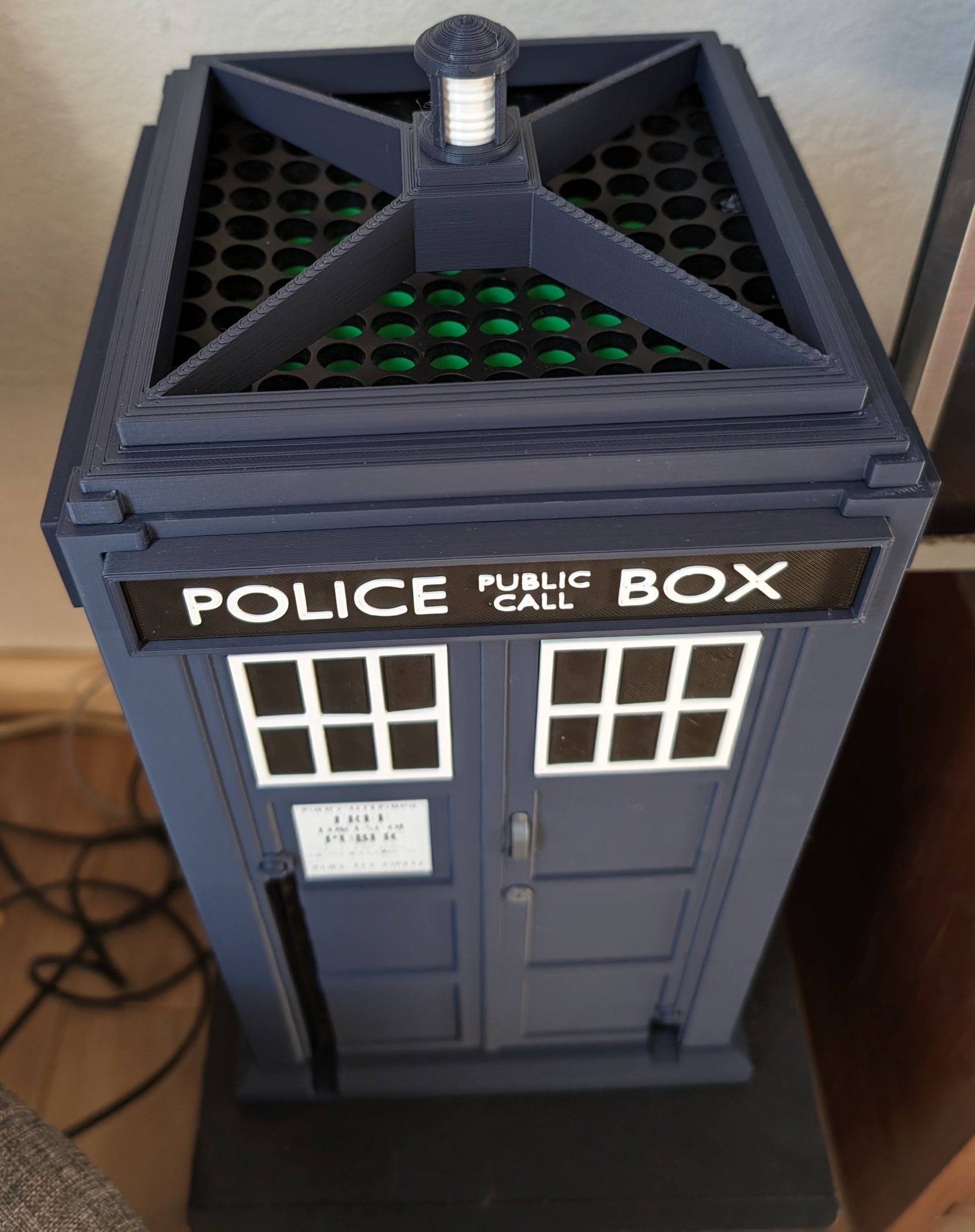 Nắp Xbox Series X Tardis "Mở" độc đáo