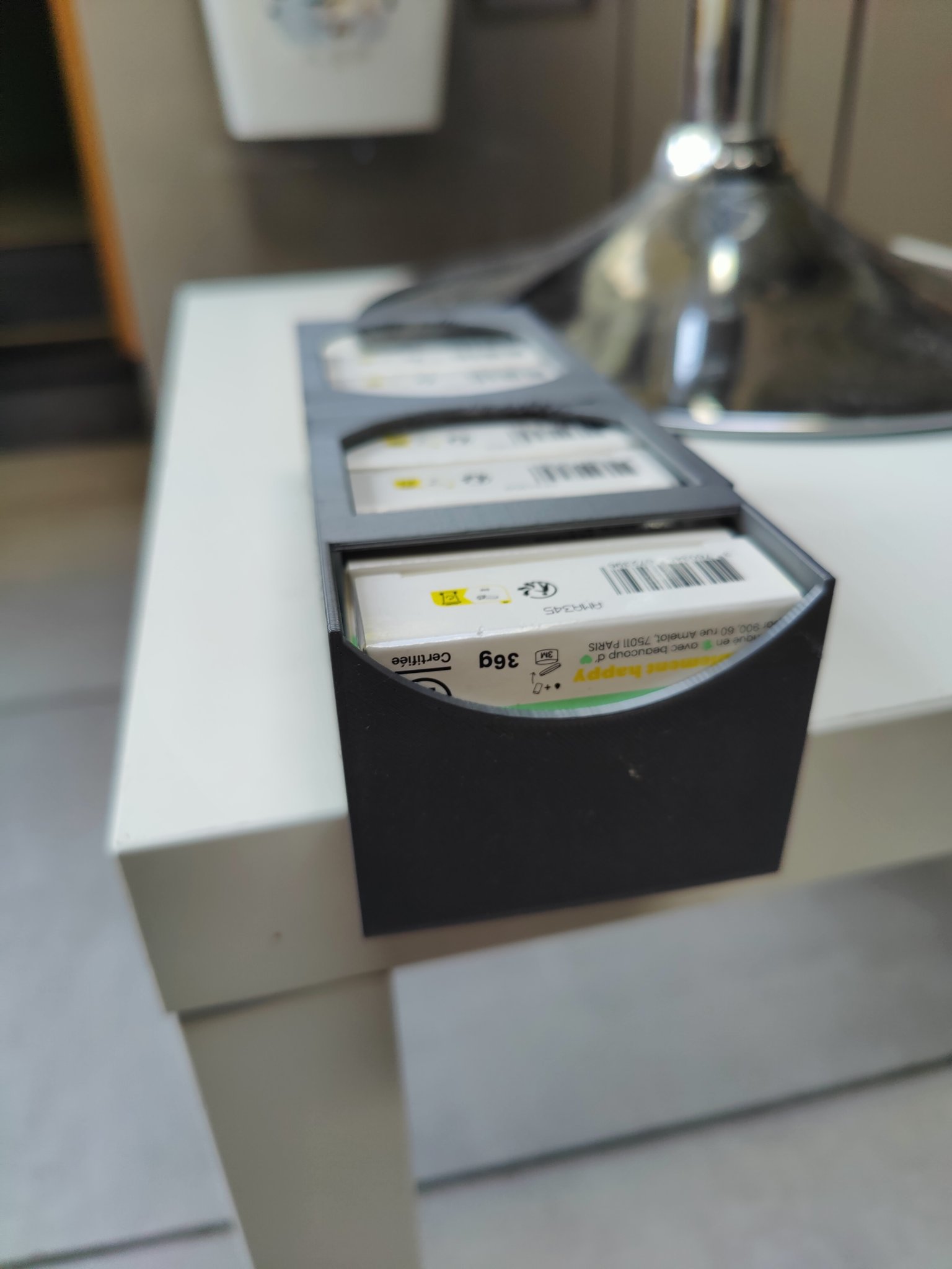 Máy phân phối dầu gội 900 Care