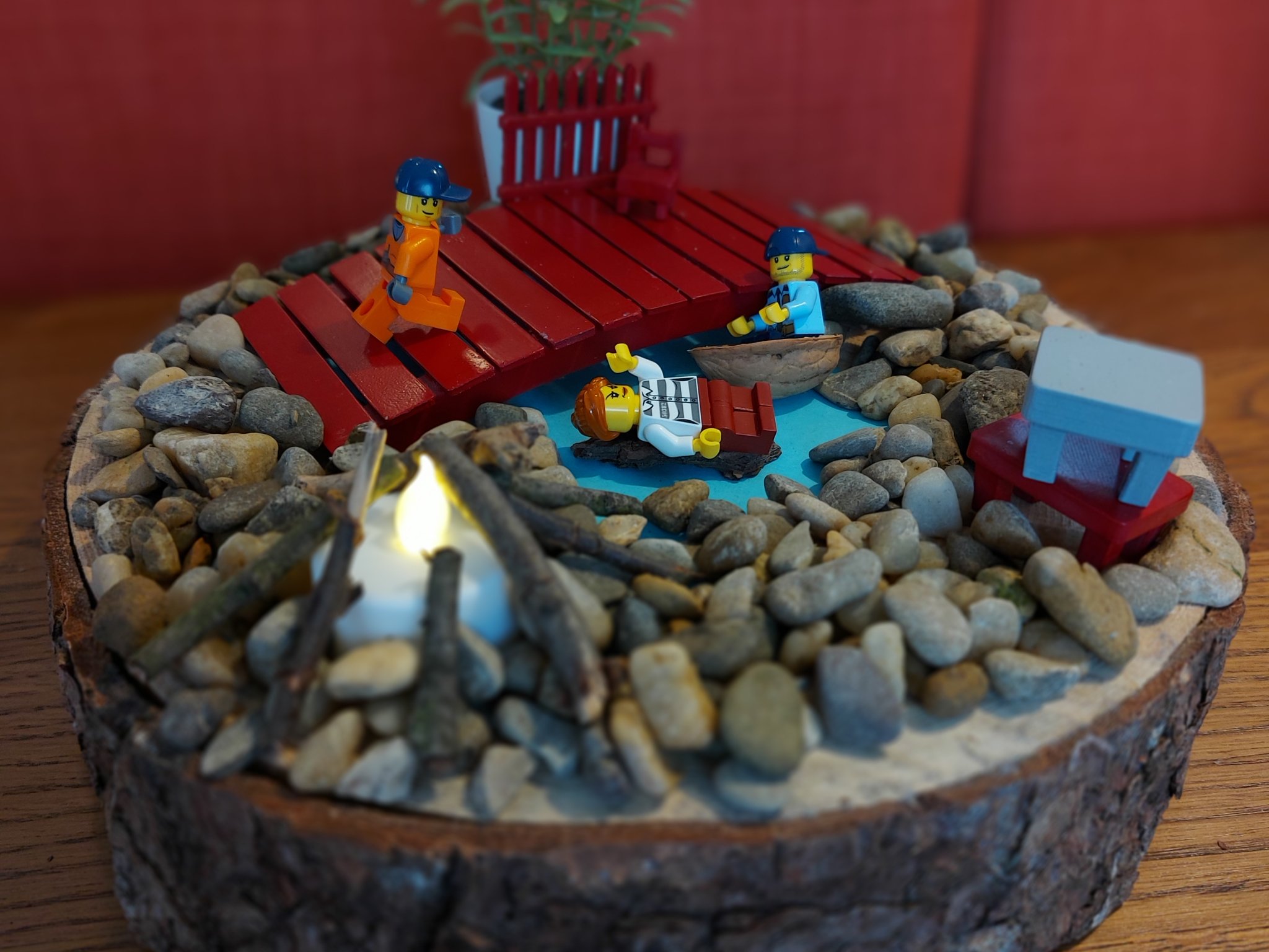 Bộ nội thất mini cho vườn zen: cầu, hàng rào, bàn và ghế