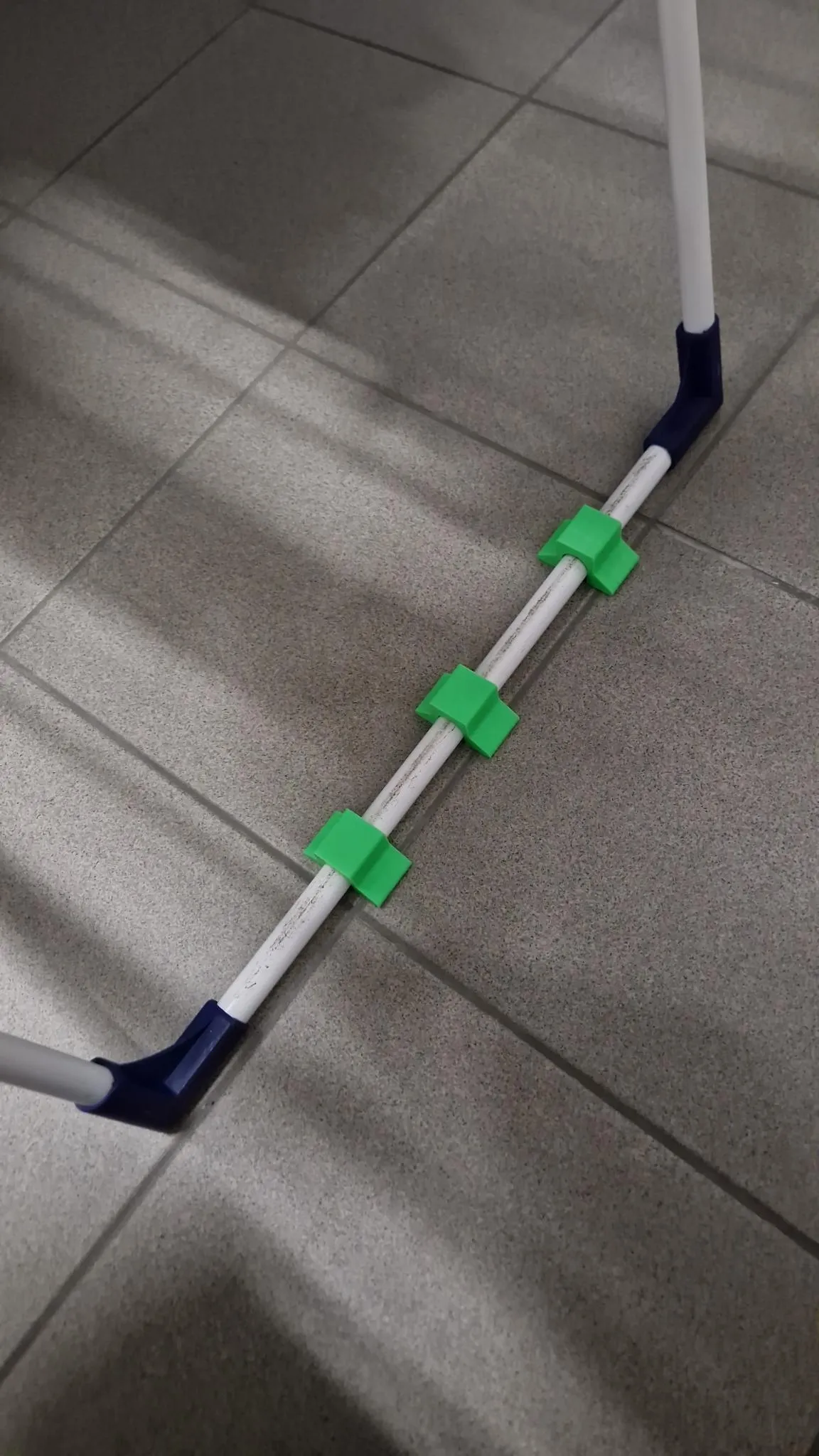 Bộ chặn cho robot hút bụi tránh mắc vào chân giá phơi đồ