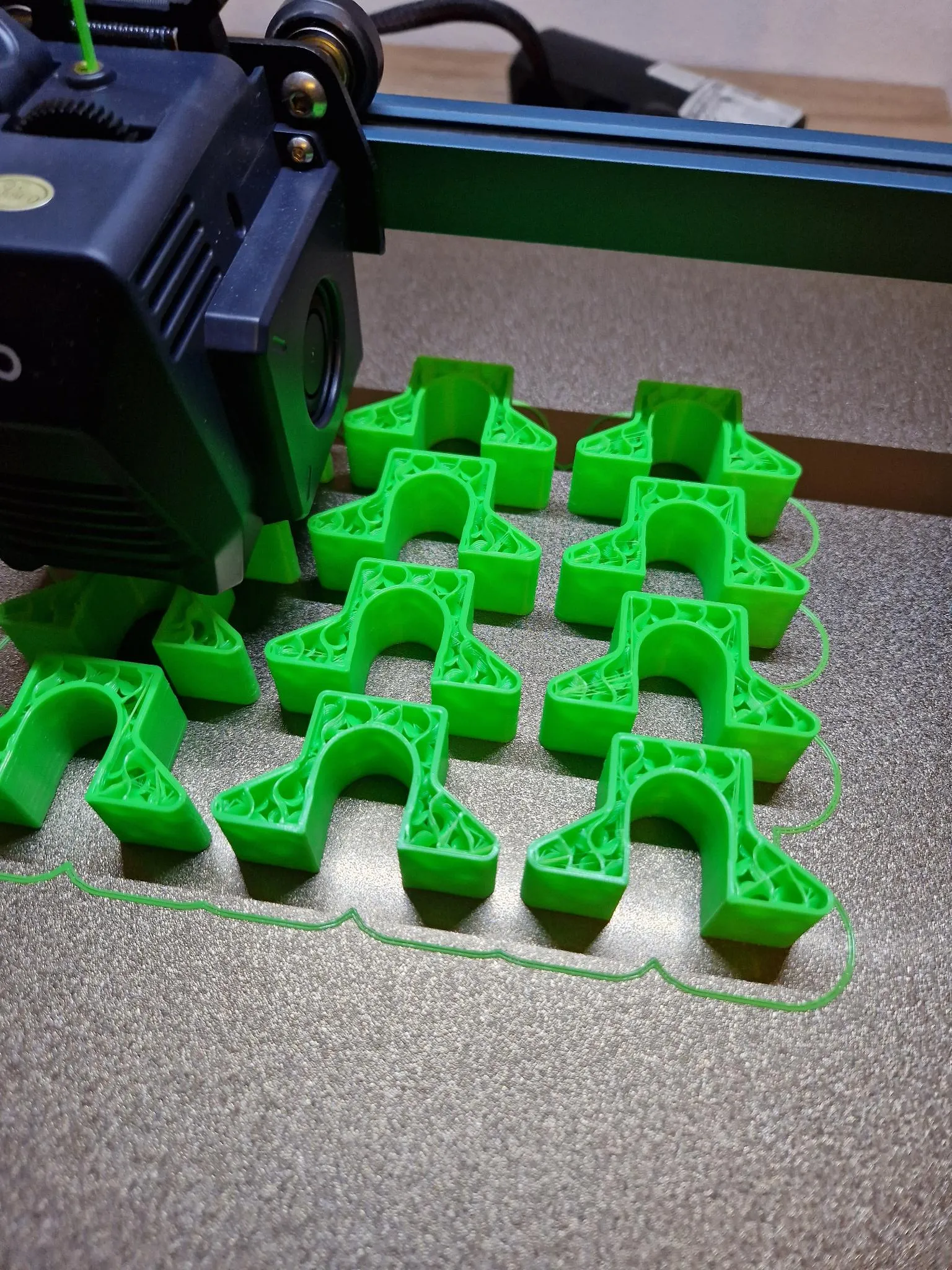 Bộ chặn cho robot hút bụi tránh mắc vào chân giá phơi đồ