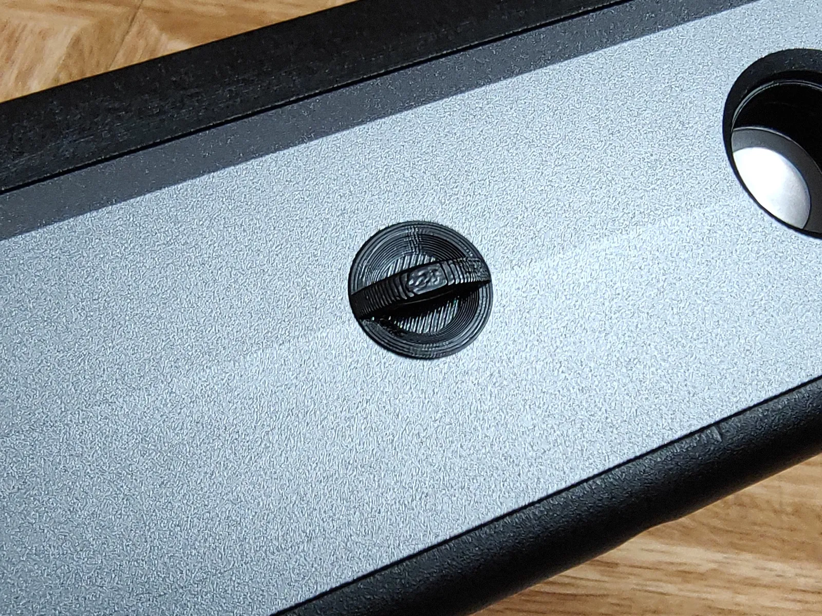 Phích cắm sạc Floatwheel Adv v2 chống bụi cho cổng sạc