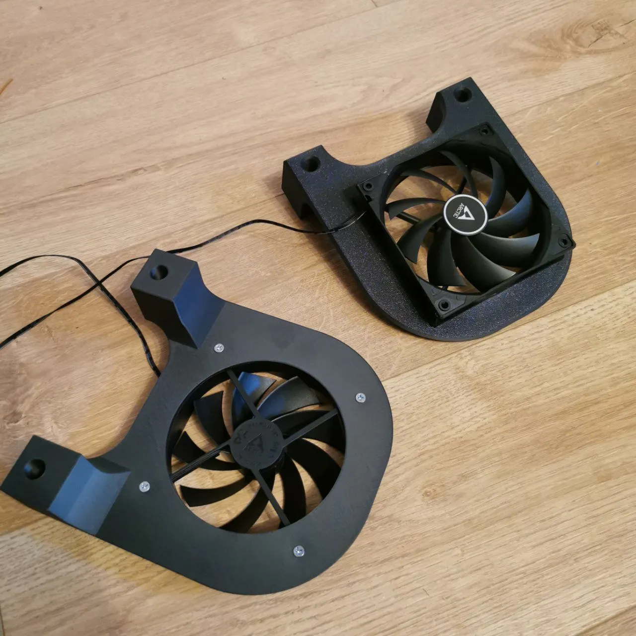 Giá đỡ quạt 120mm cho bộ chuyển đổi Hoymiles HM-1500