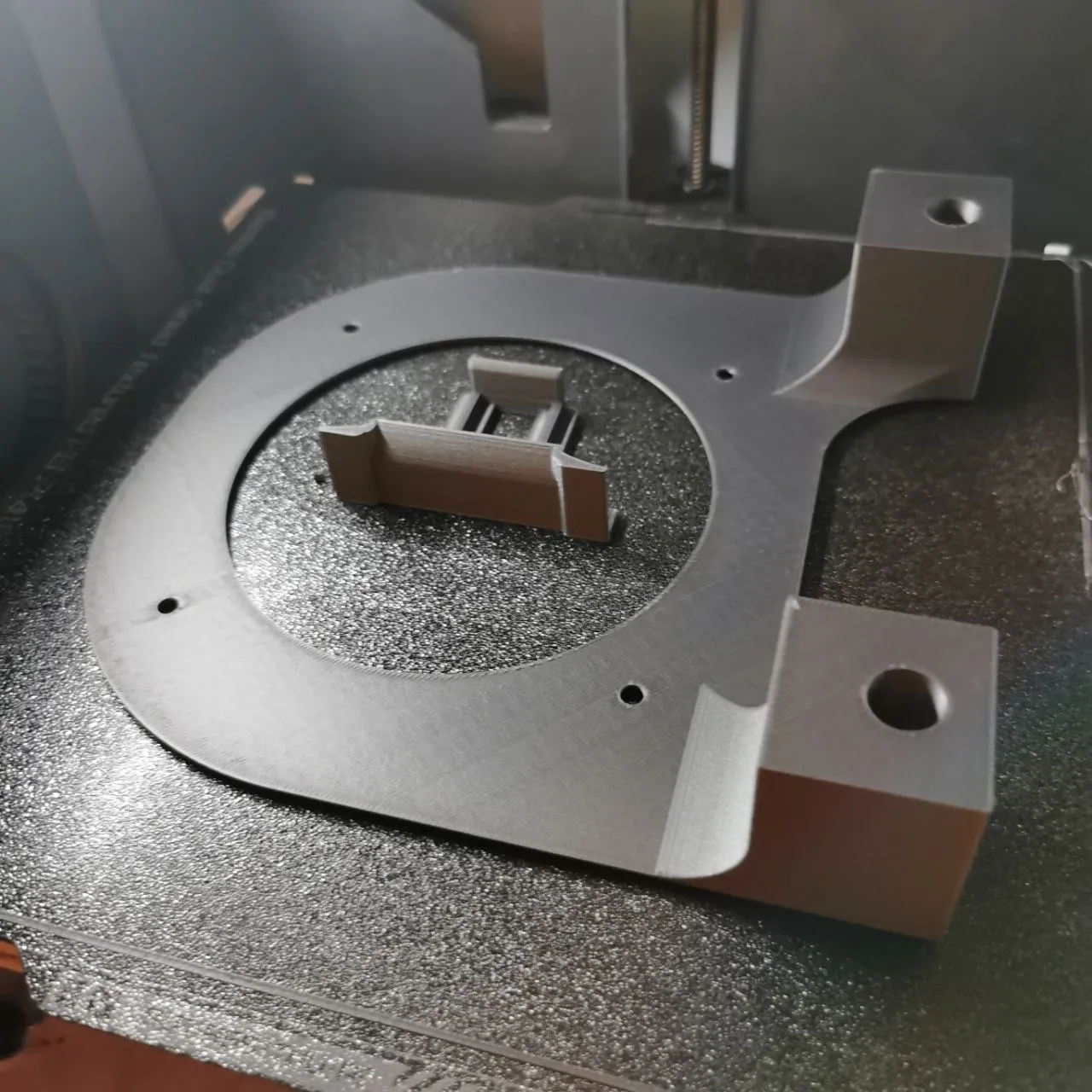 Giá đỡ quạt 120mm cho bộ chuyển đổi Hoymiles HM-1500