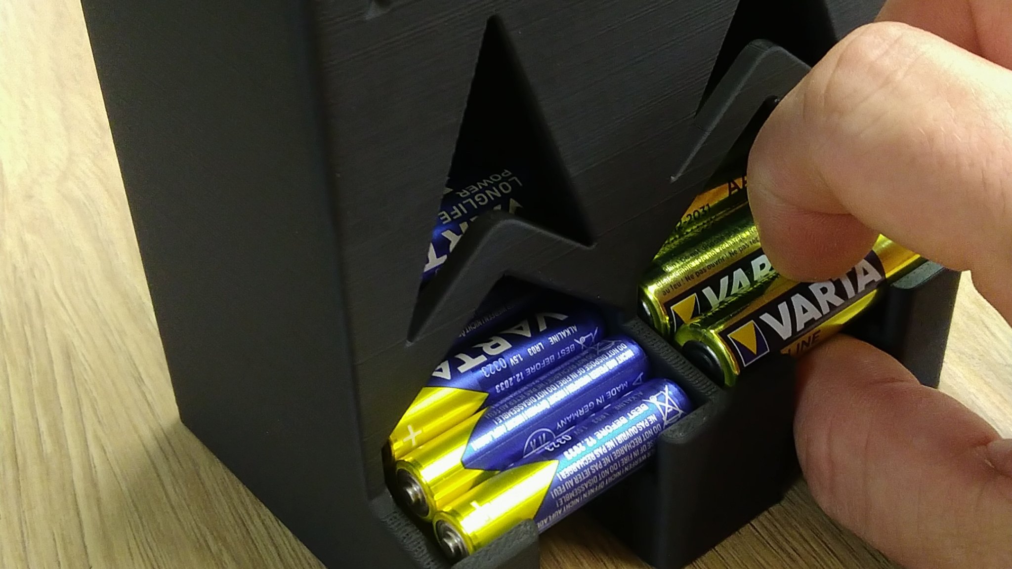 Giá đỡ và phân phối pin AA & AAA chắc chắn cho xưởng