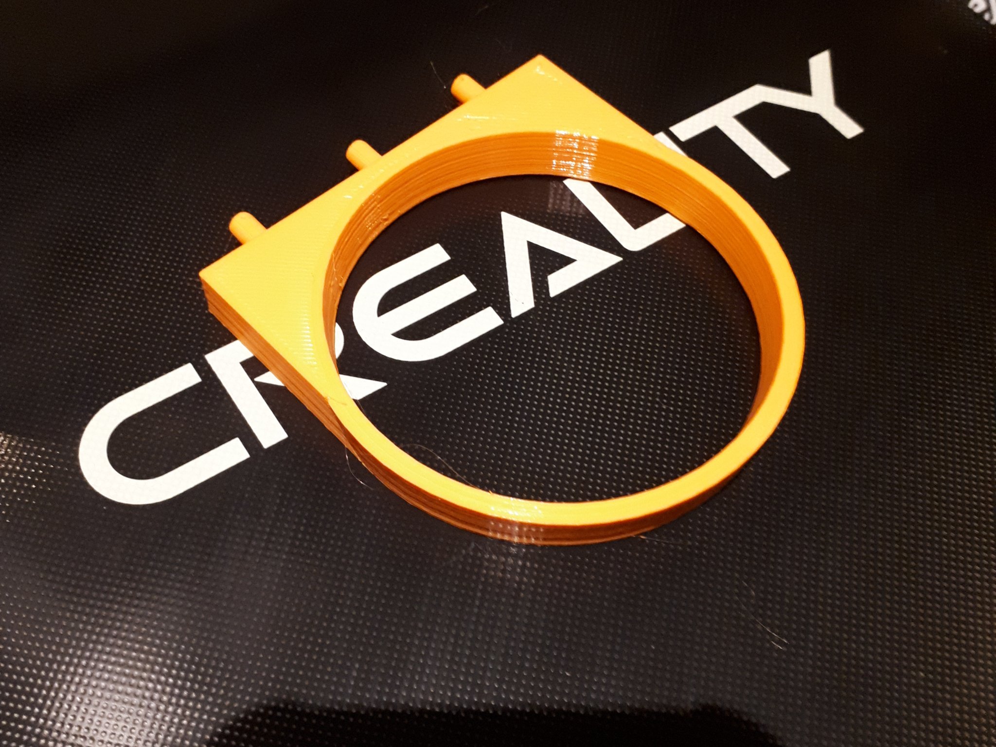 Giá đỡ bút từ cốc nhựa trẻ em Ikea