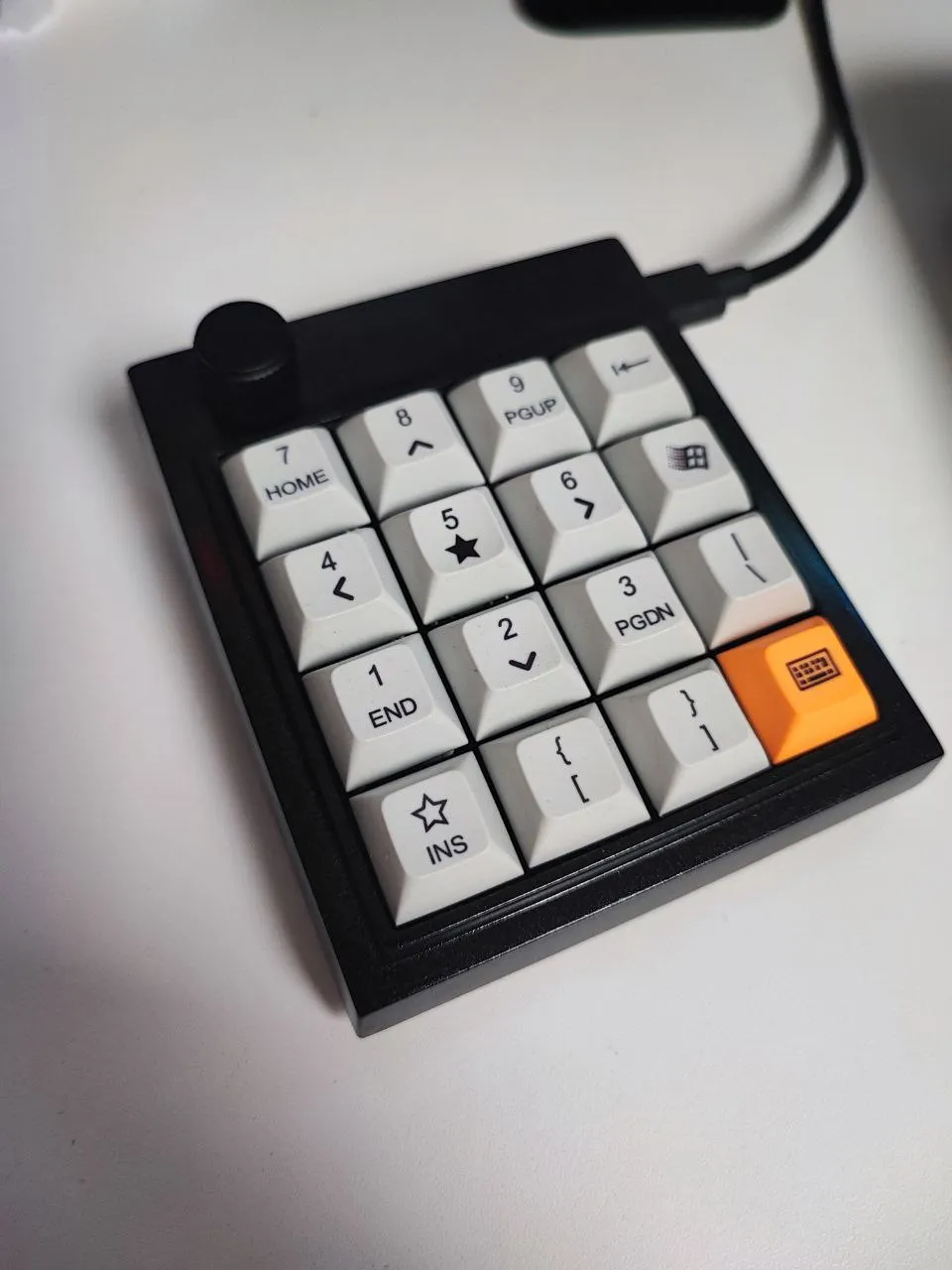 Vỏ bảo vệ Dumbpad V2 cho macropad 4x4 với encoder xoay