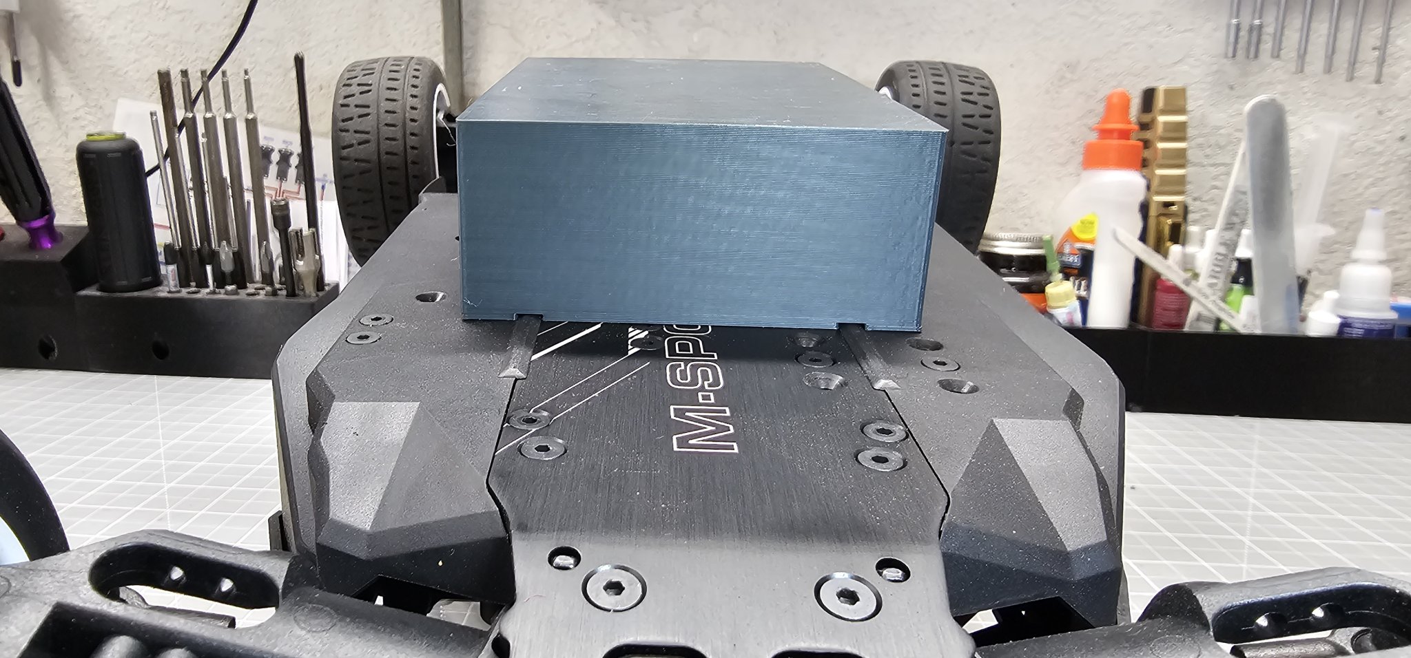 Giá đỡ xe đua Cen Racing Ford Puma Rally Car