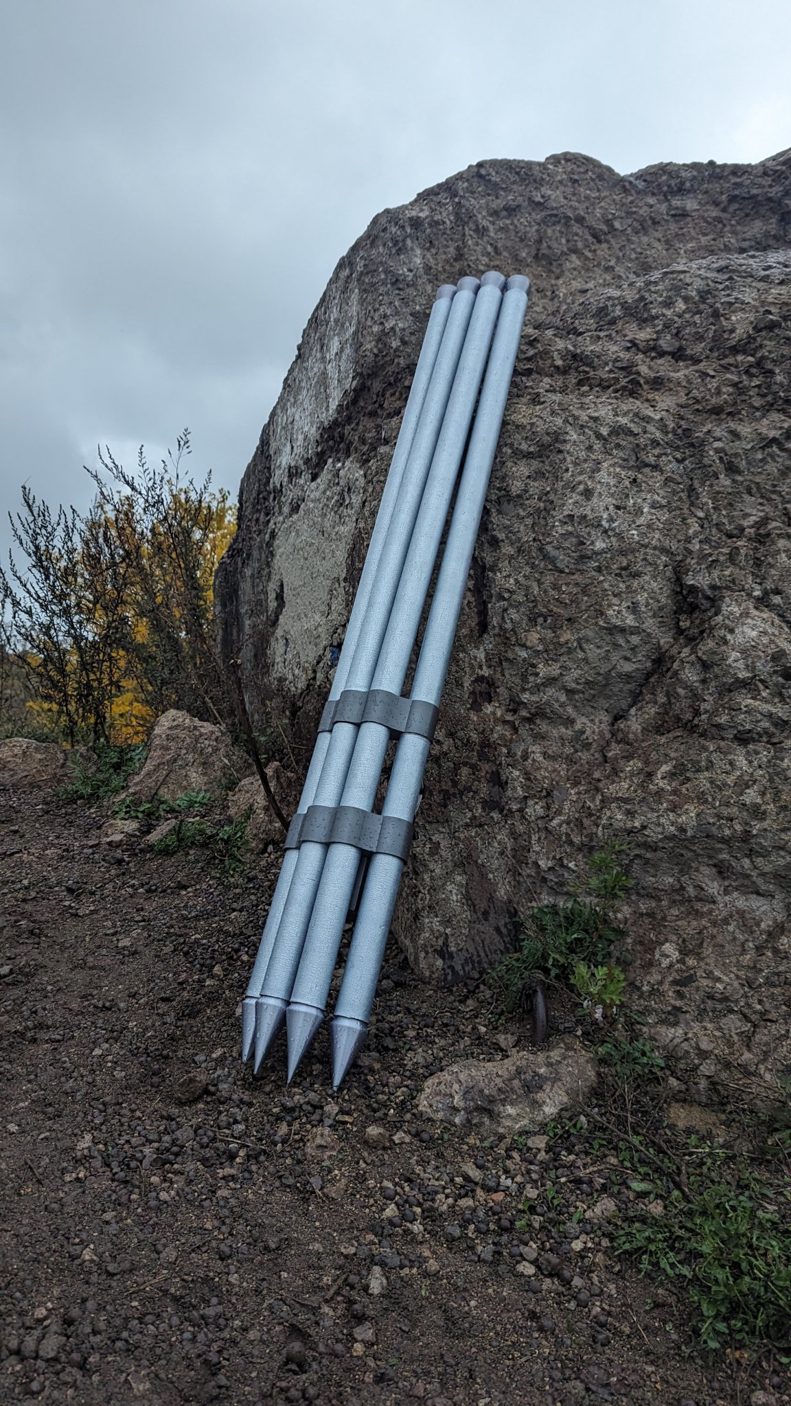 Đạo cụ cosplay Thunder Spear của Levi/Mikasa trong Attack On Titan mùa 4