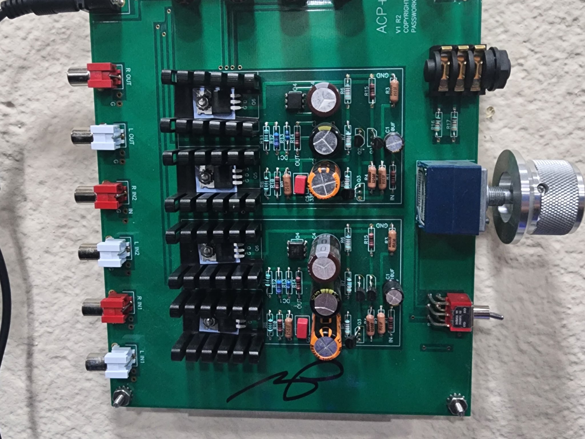 Giá đỡ treo tường cho bộ khuếch đại Amp Camp ACA+