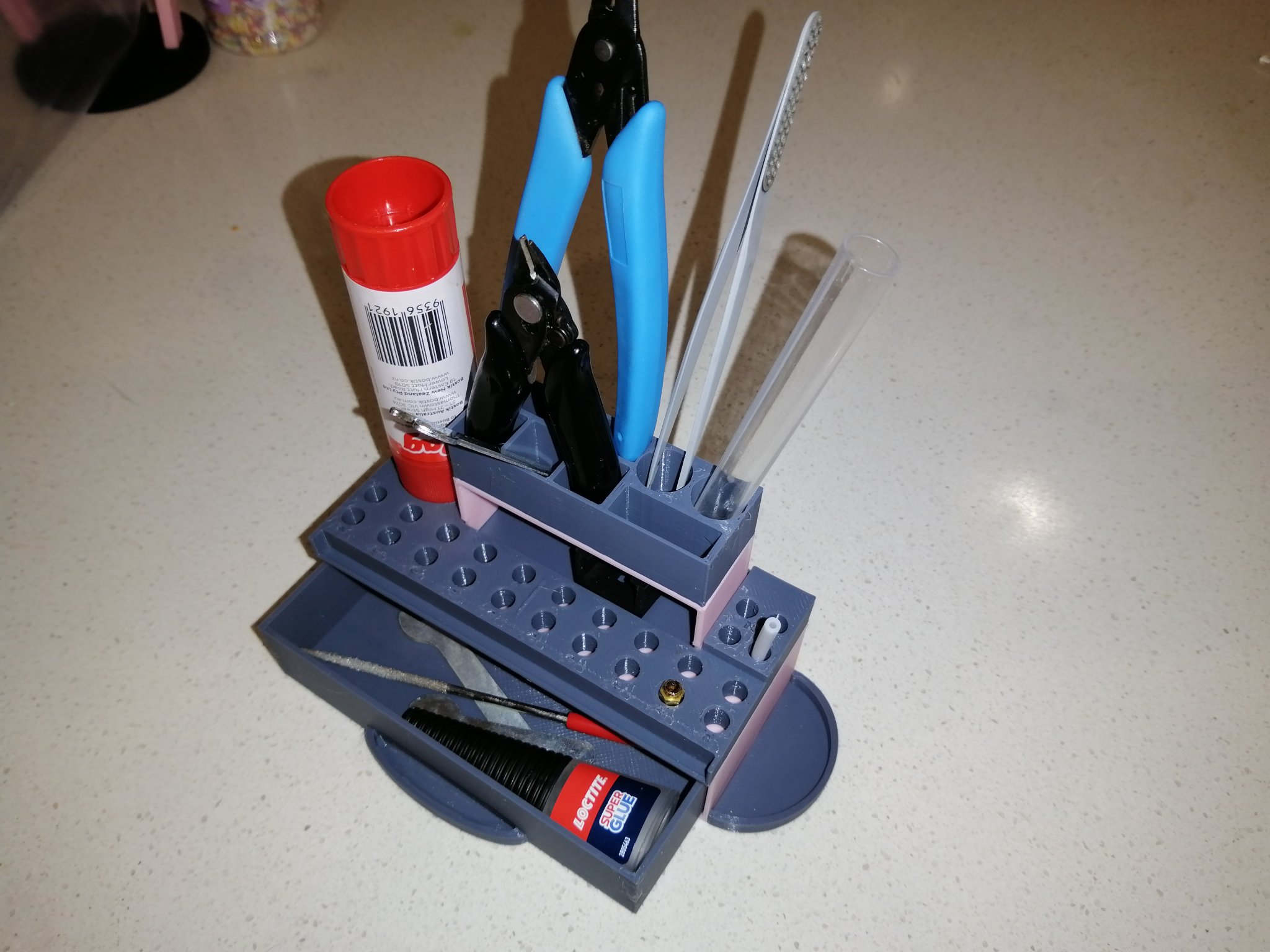 Giá đỡ công cụ in 3D với ngăn kéo tiện lợi