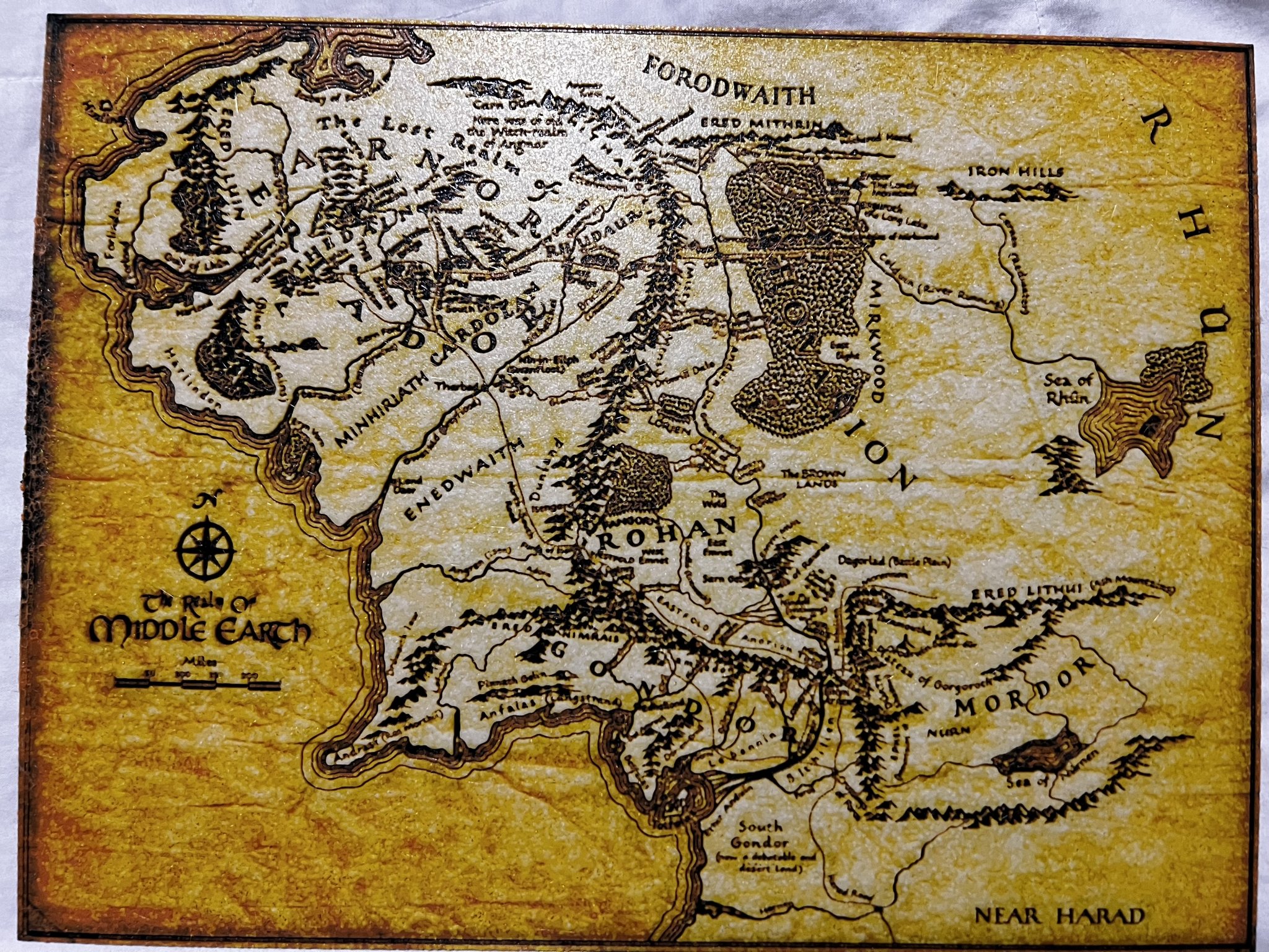 Bản đồ cổ điển từ Lord of the Rings của Hueforge