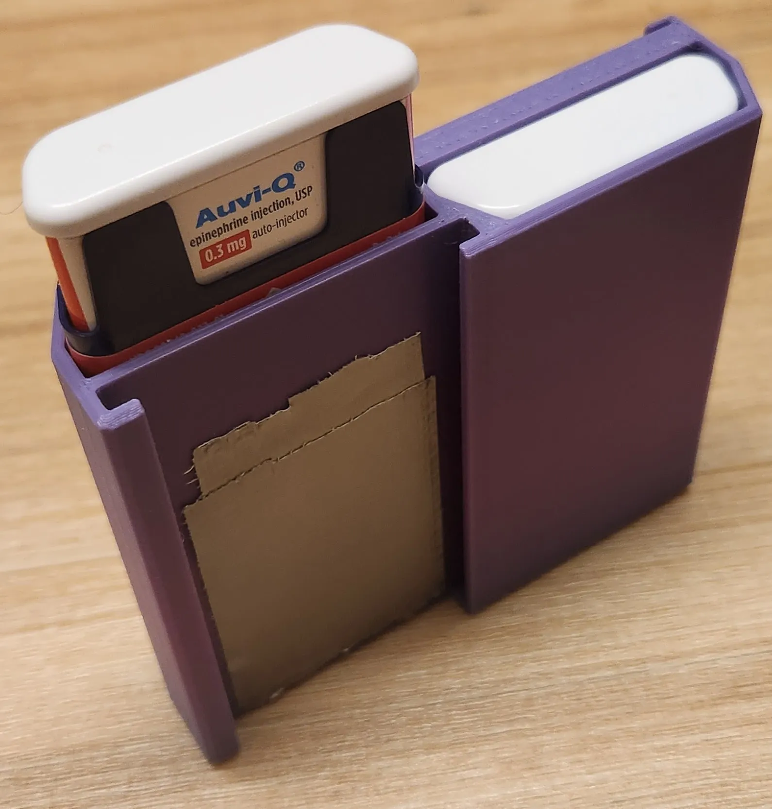 Ví đựng thẻ kiêm giá đỡ cho Auvi-Q Autoinjector