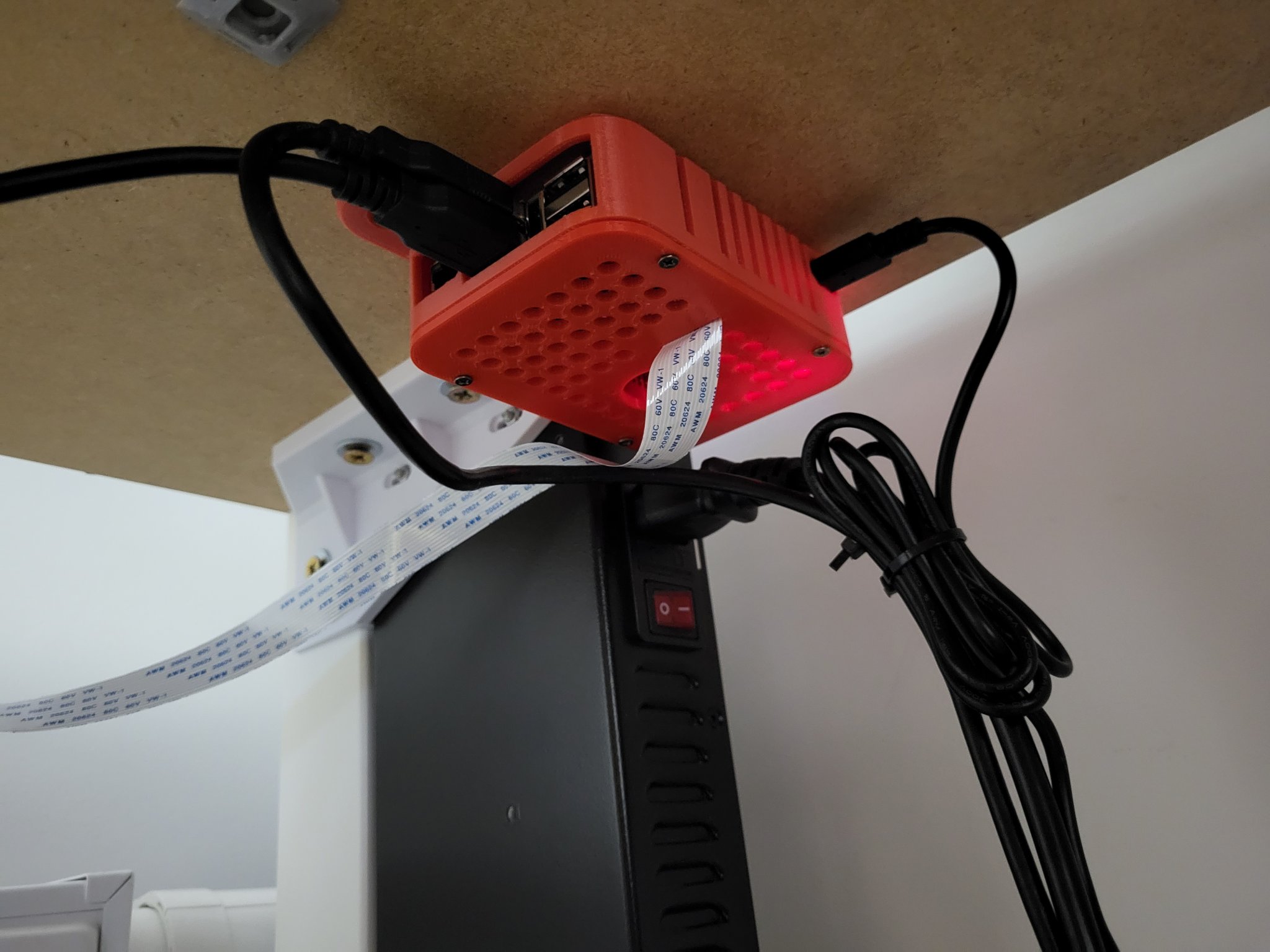 Vỏ Raspberry Pi 4 với 4 cổng USB và Ethernet