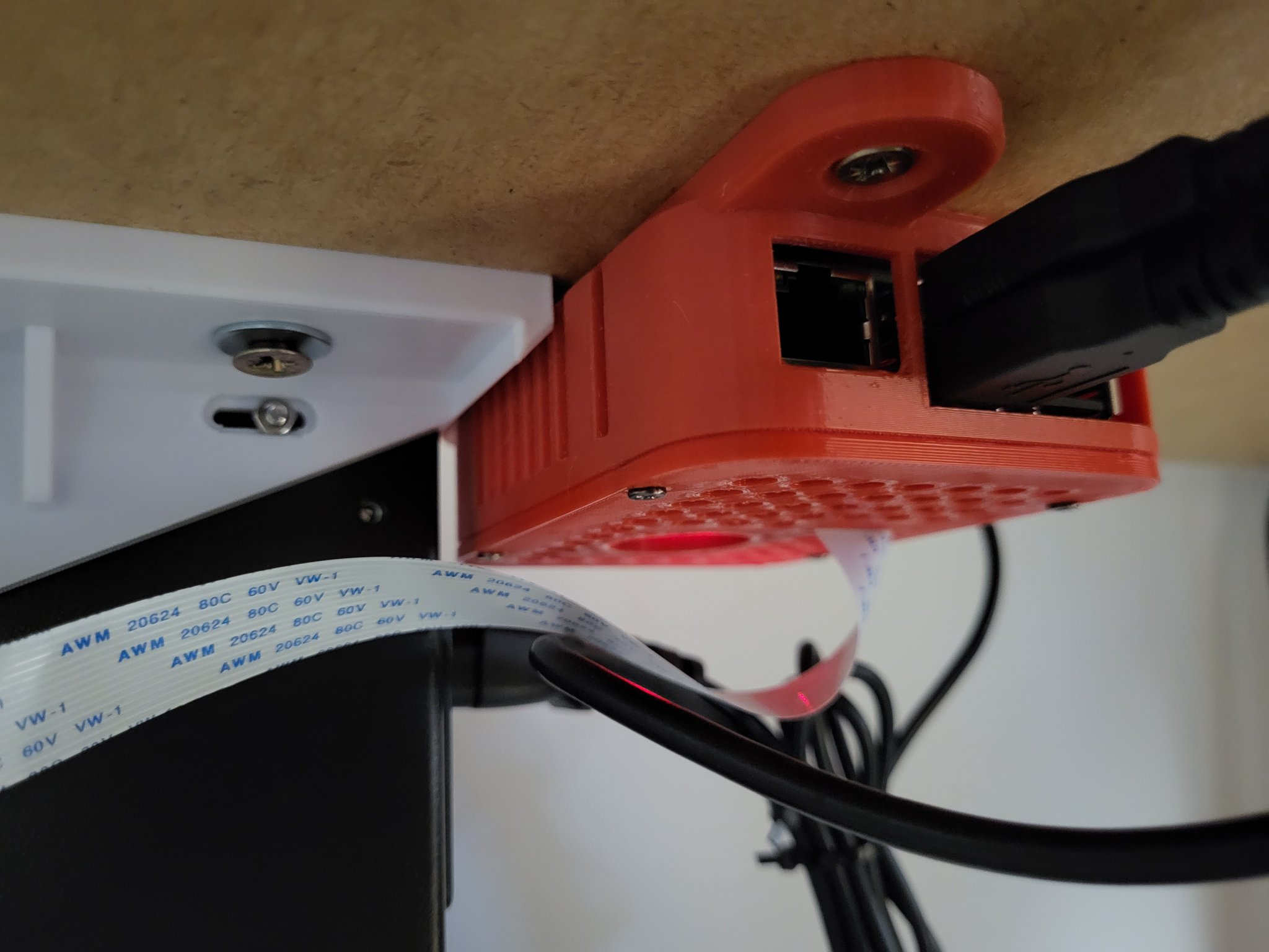 Vỏ Raspberry Pi 4 với 4 cổng USB và Ethernet