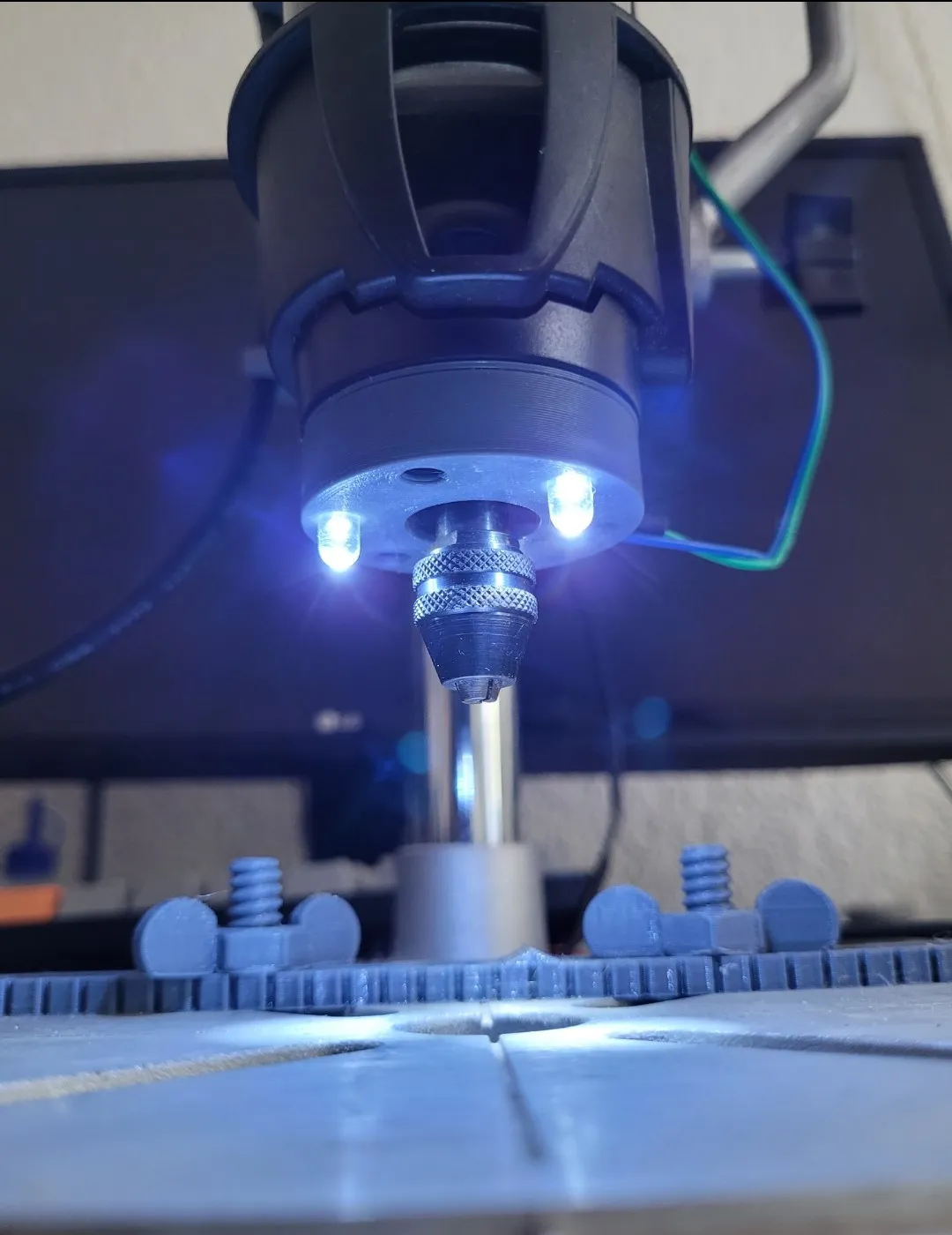 Hệ thống đèn LED cho trạm làm việc Dremel 3000