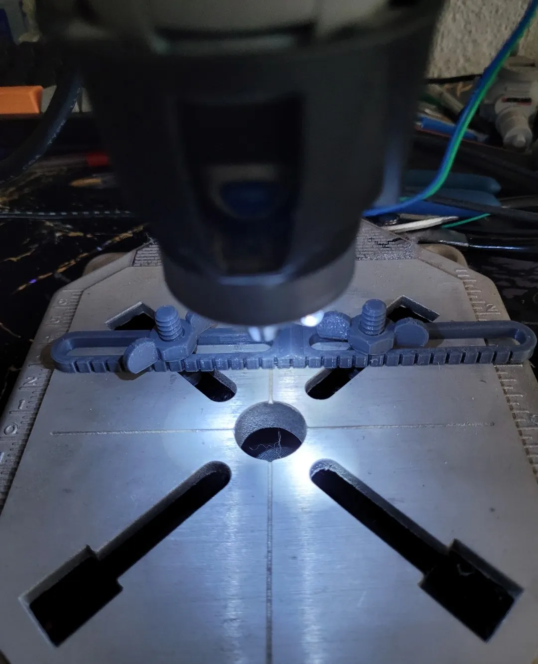 Hệ thống đèn LED cho trạm làm việc Dremel 3000