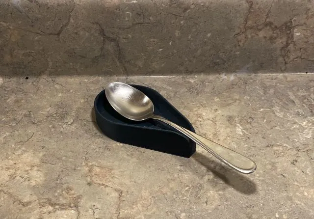 Giá đỡ thìa cho một hoặc hai thìa